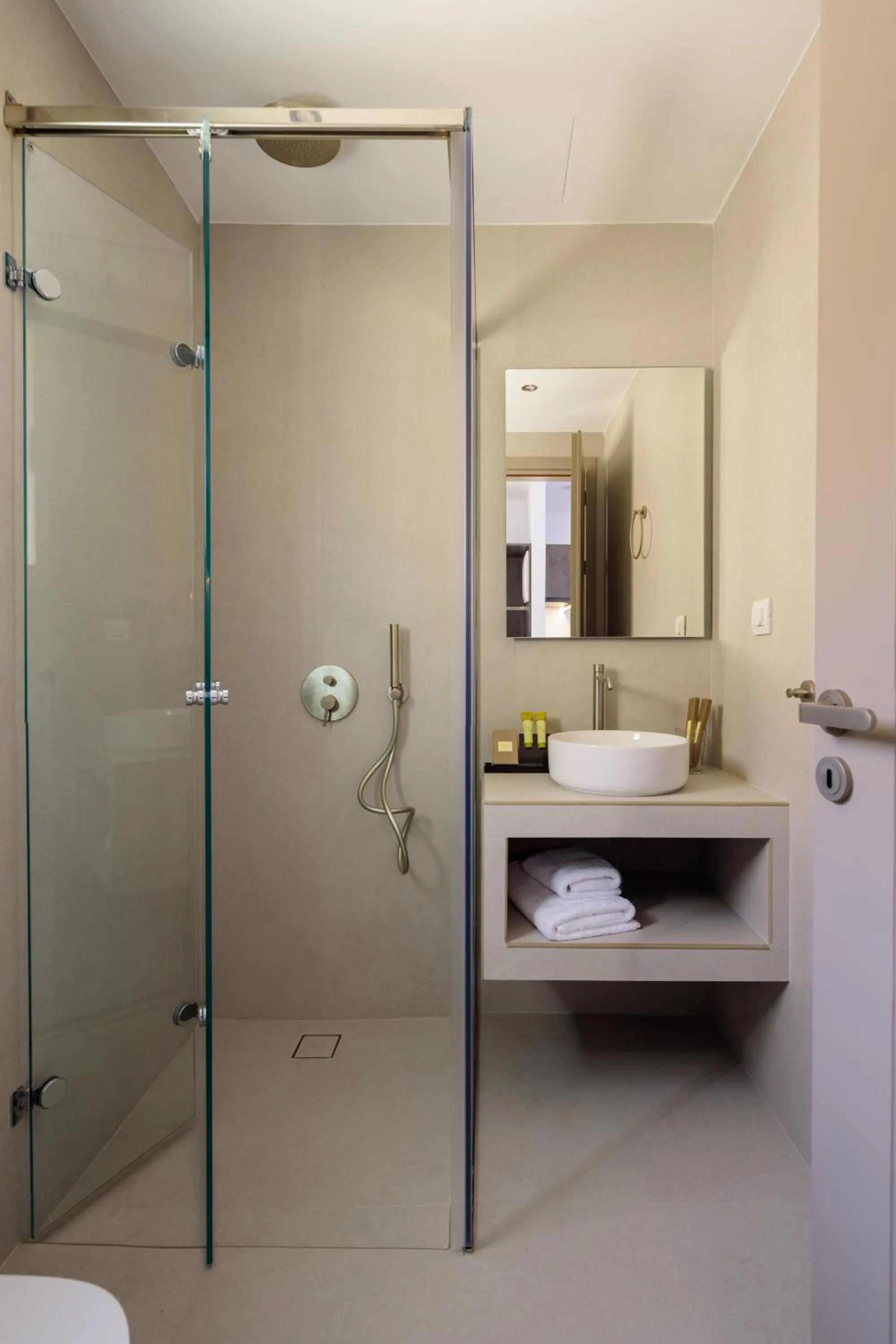 Shower in Kalestesia Suites