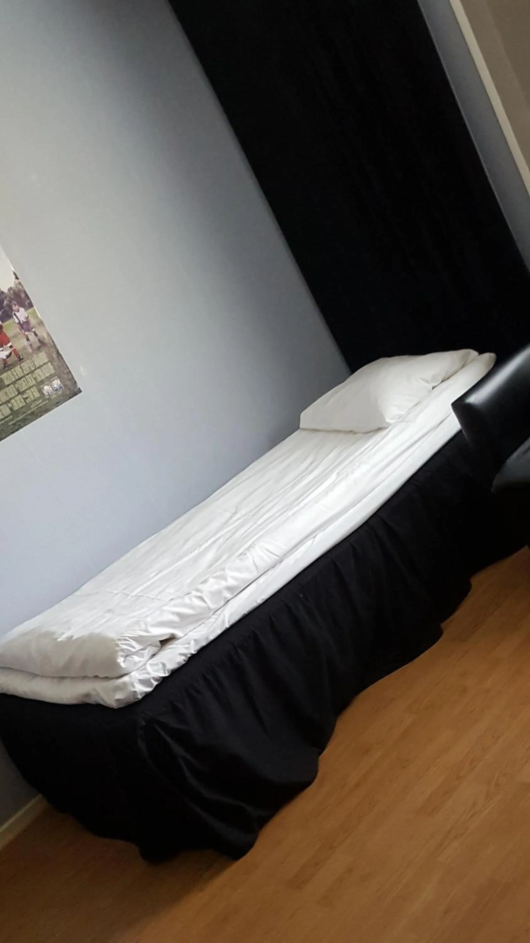 Bed in Highway Hotel