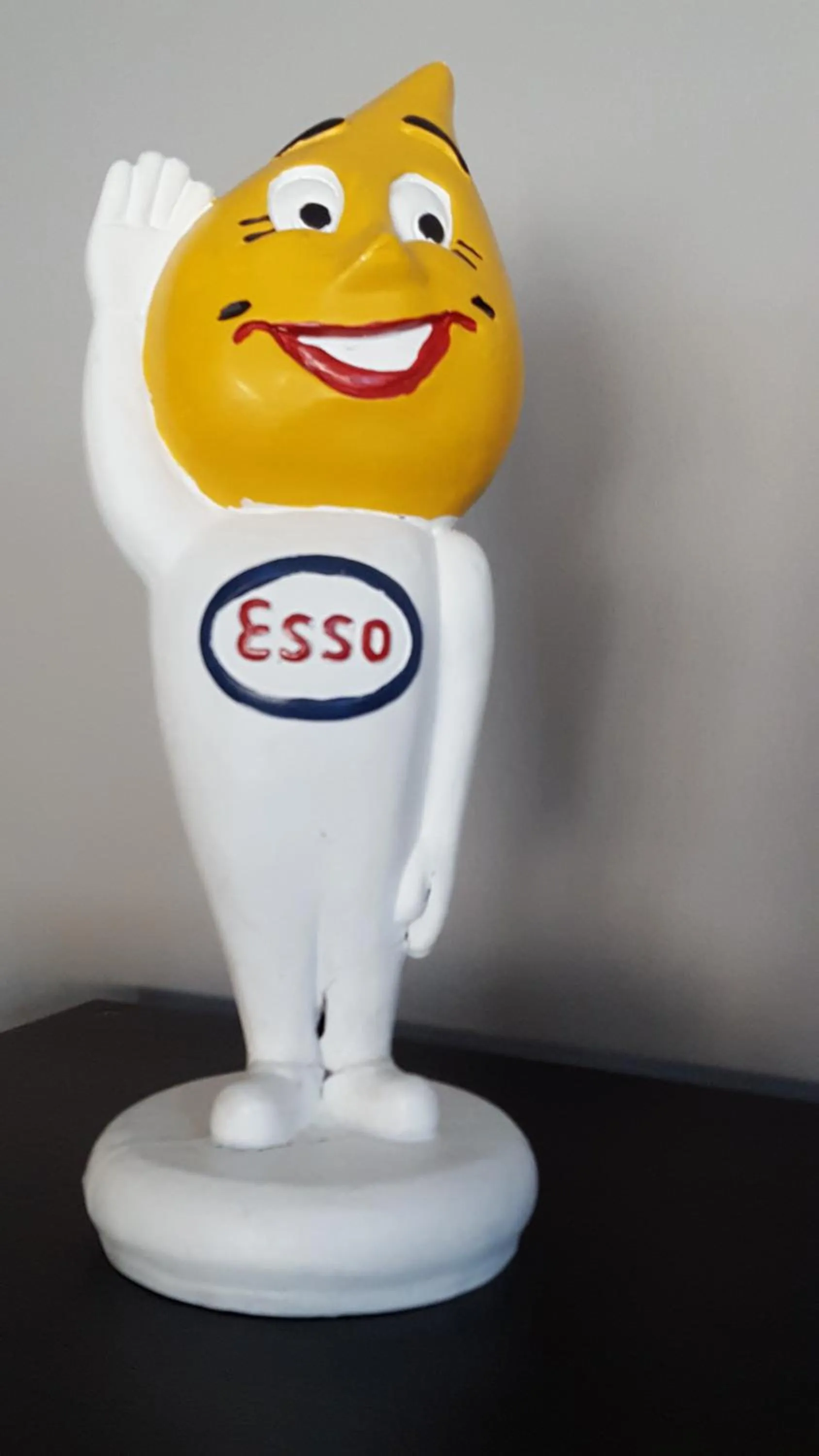 Decorative detail in Highway Hotel