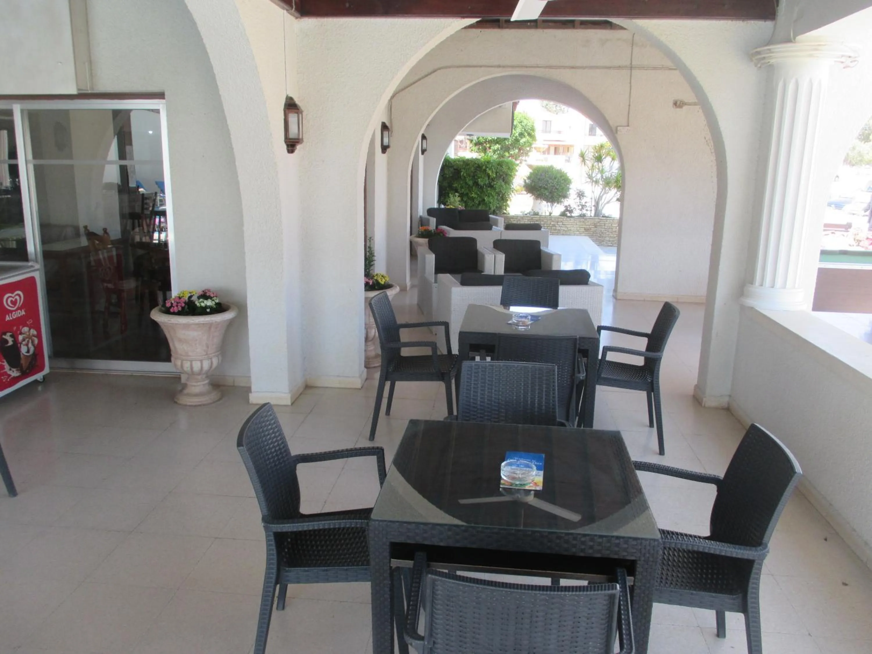 Coffee/tea facilities in Tsialis Hotel Apartments