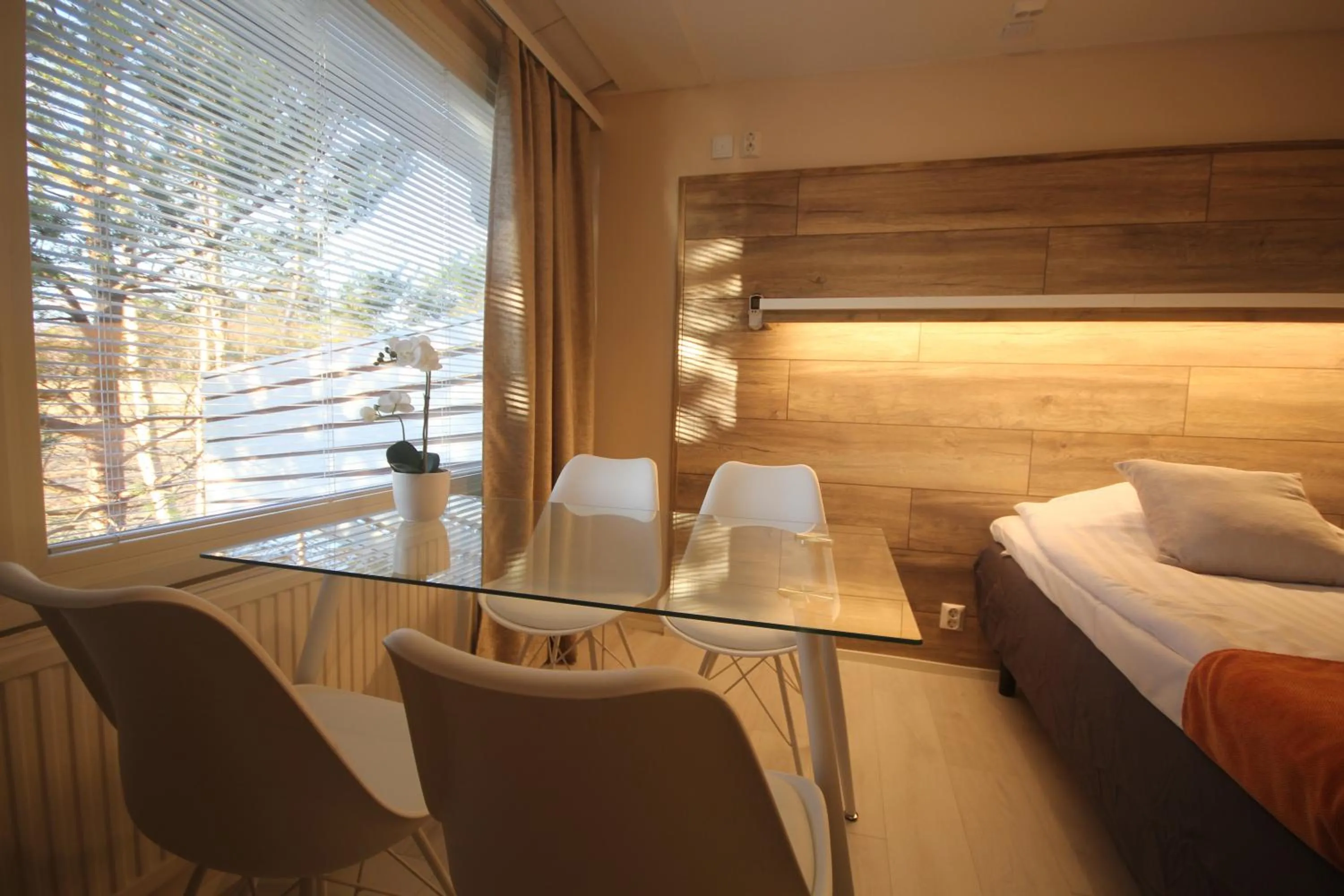 Dining area, Bed in Jääskän Loma Apartment Hotel Härmä