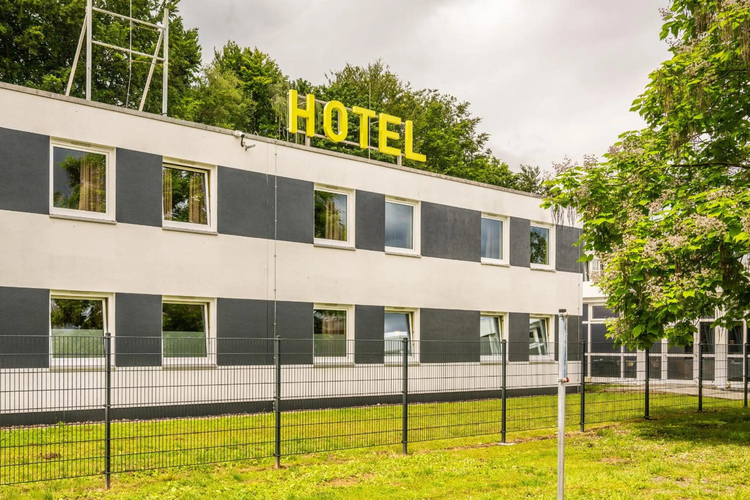Facade/entrance in Hotel Göttingen-West