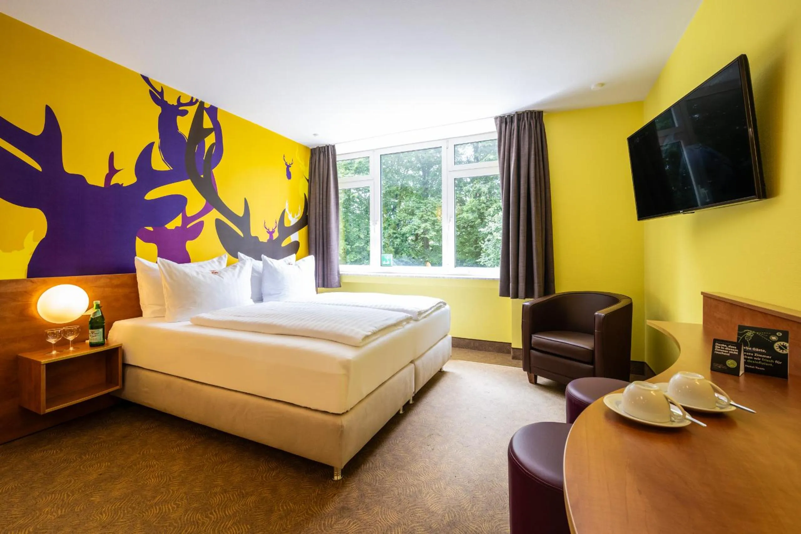 Bedroom, Bed in Hotel Göttingen-West