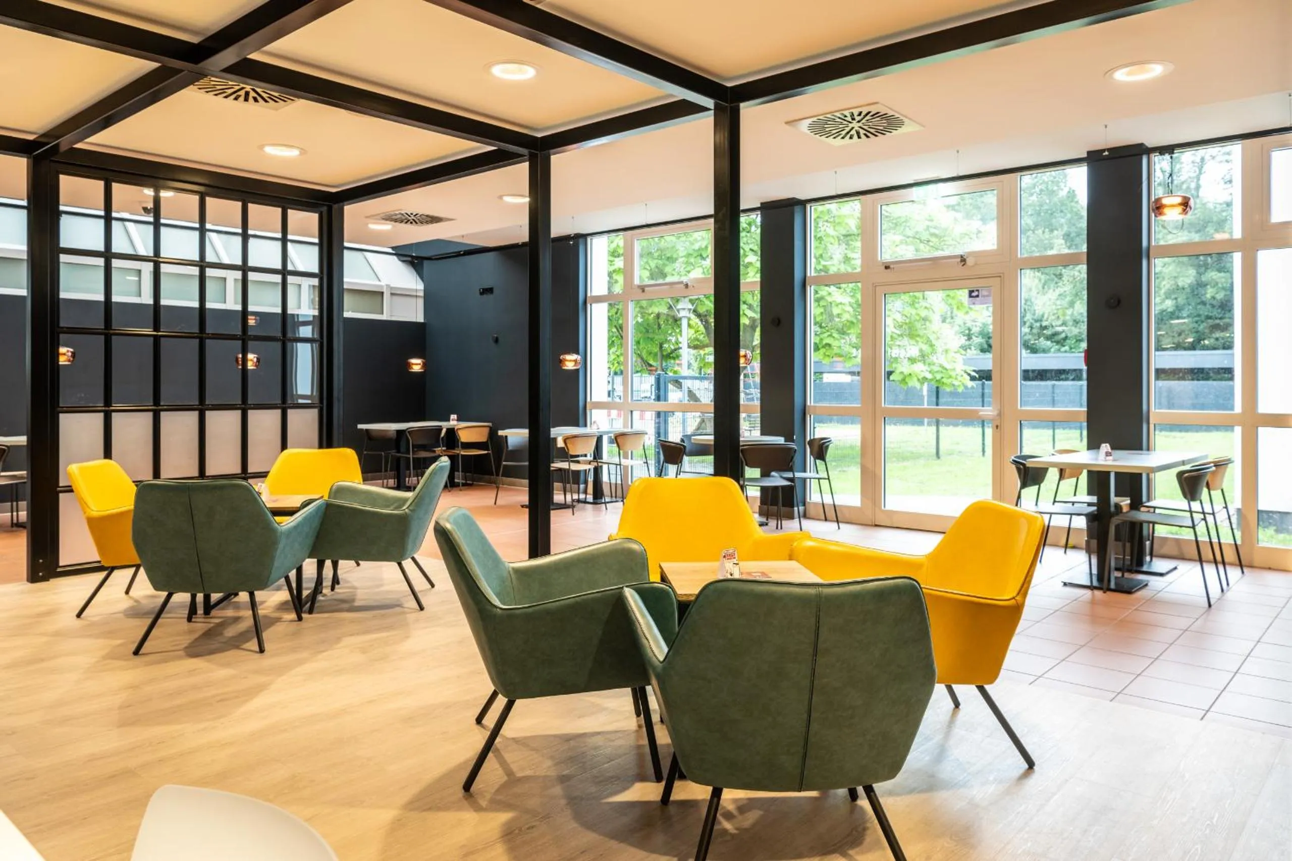 Restaurant/places to eat in Hotel Göttingen-West