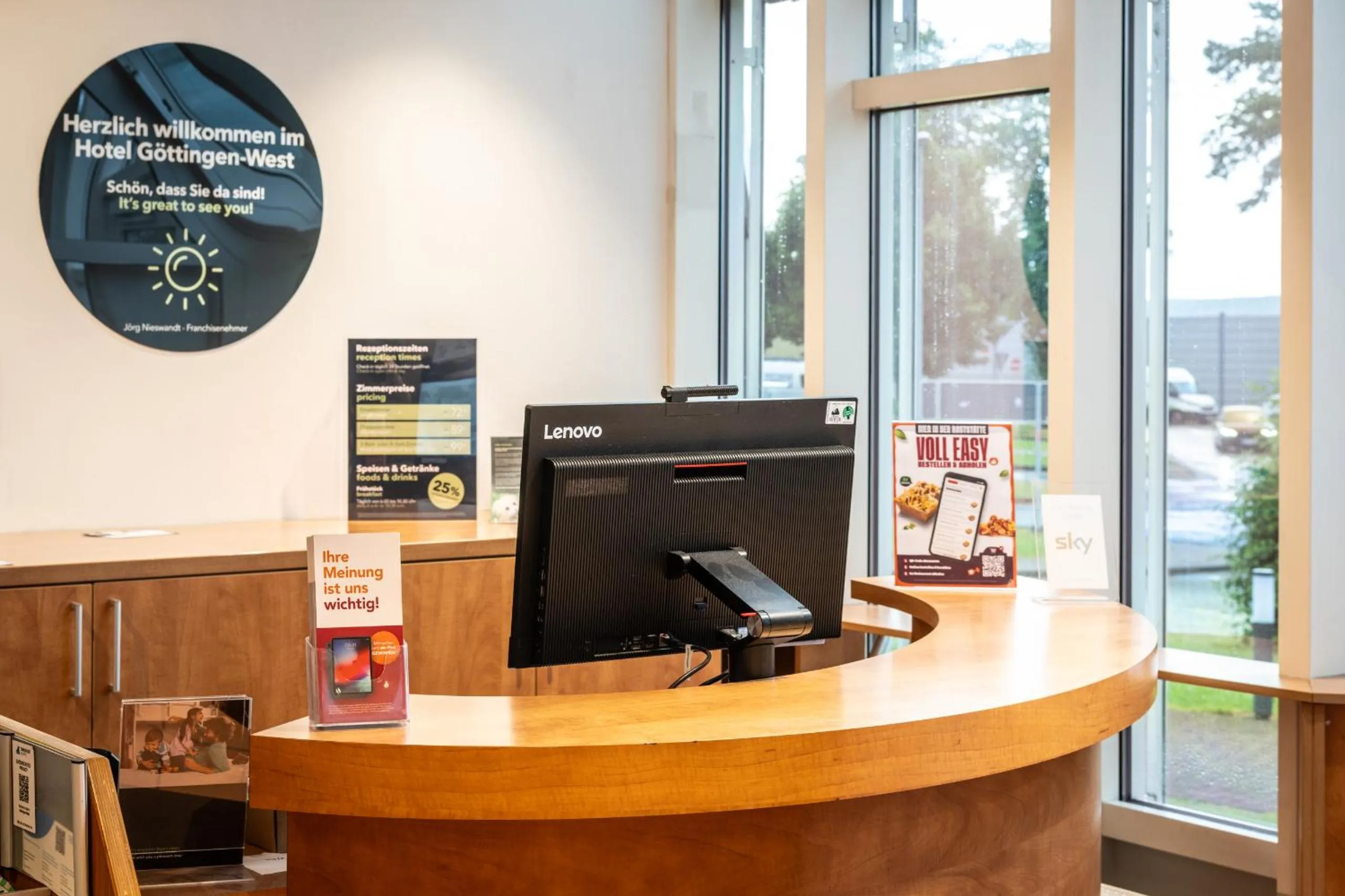 Lobby or reception in Hotel Göttingen-West
