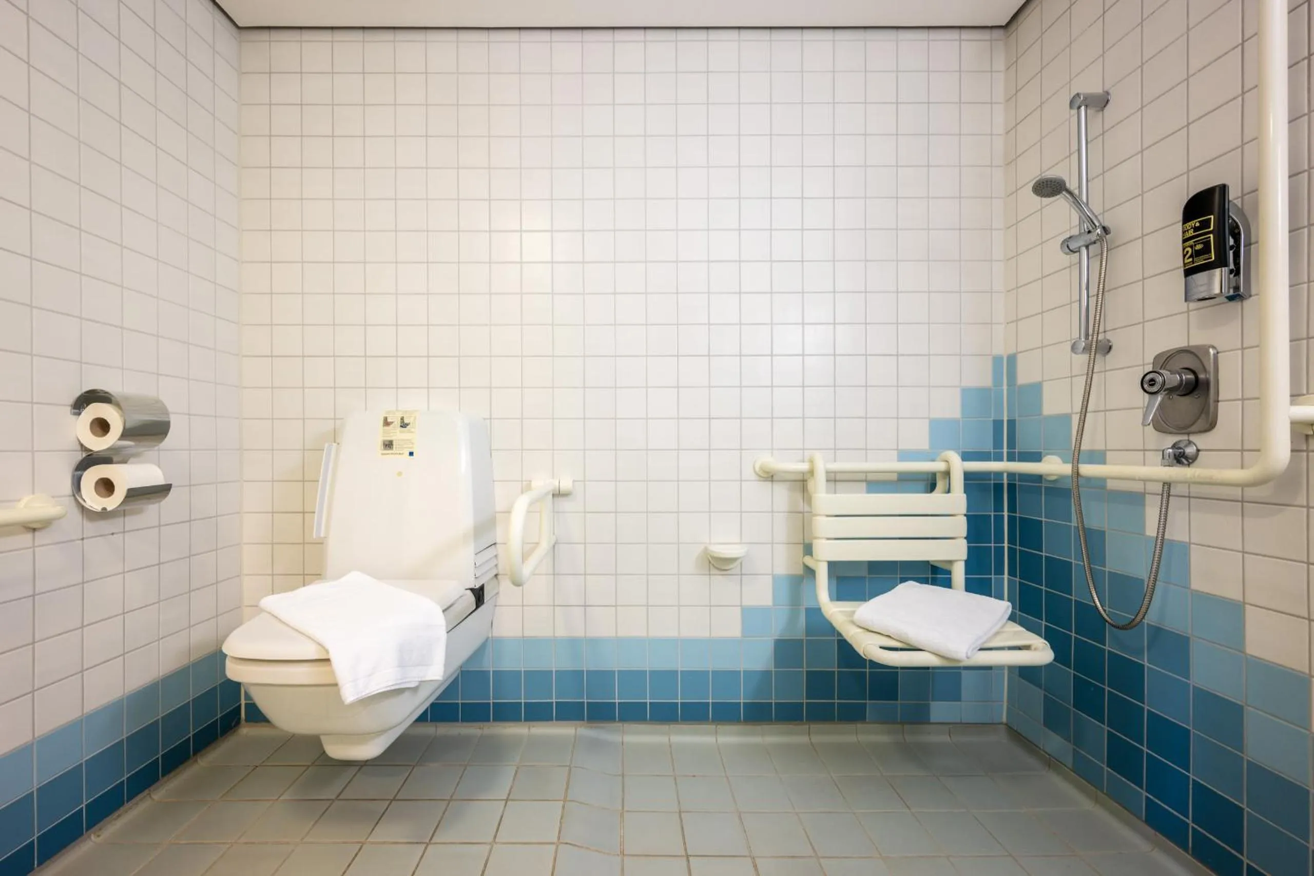 Bathroom in Hotel Göttingen-West