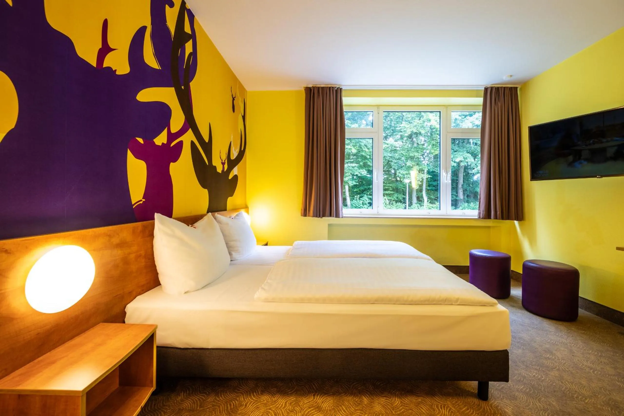 Photo of the whole room, Bed in Hotel Göttingen-West