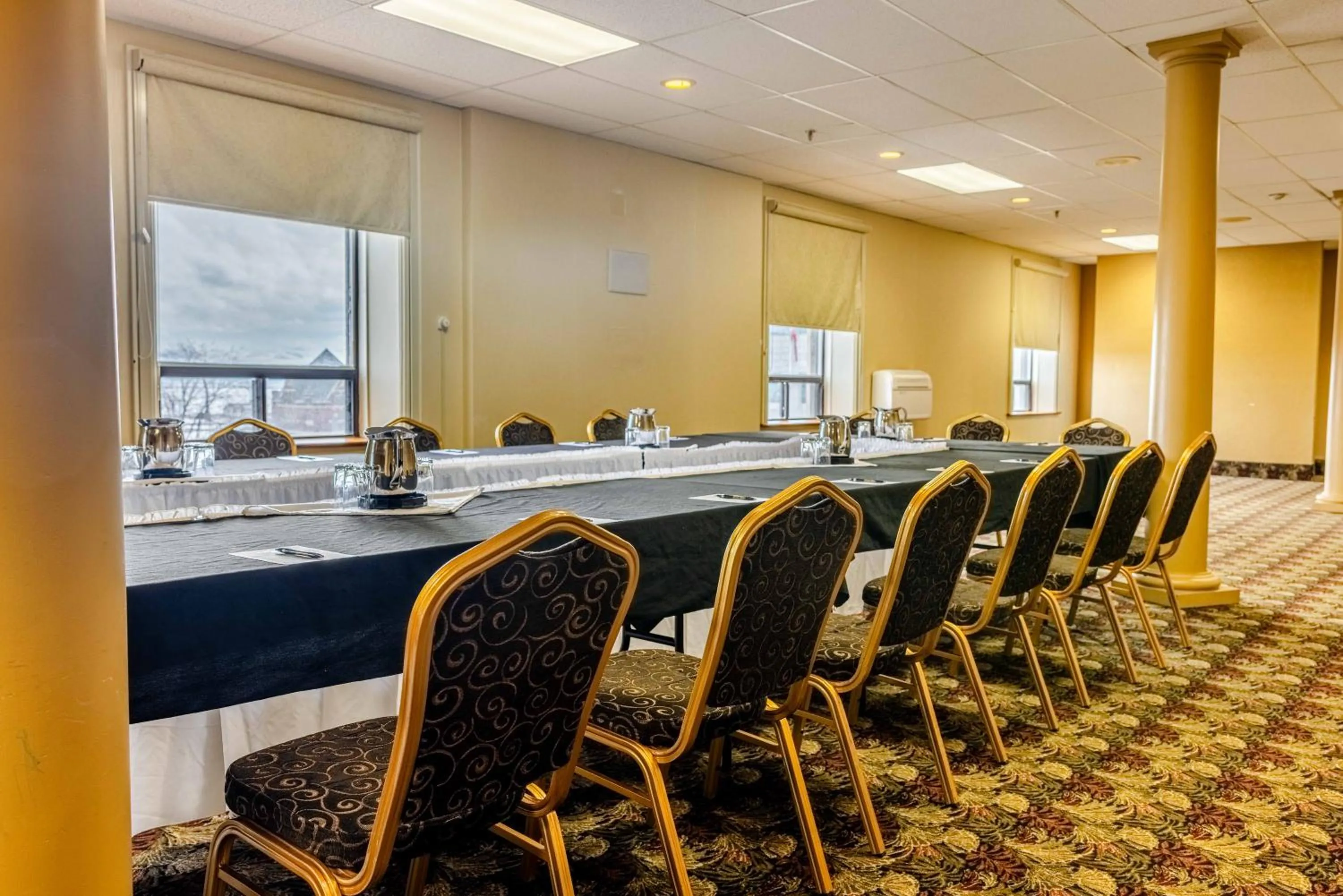 Prince Arthur Waterfront Hotel & Suites