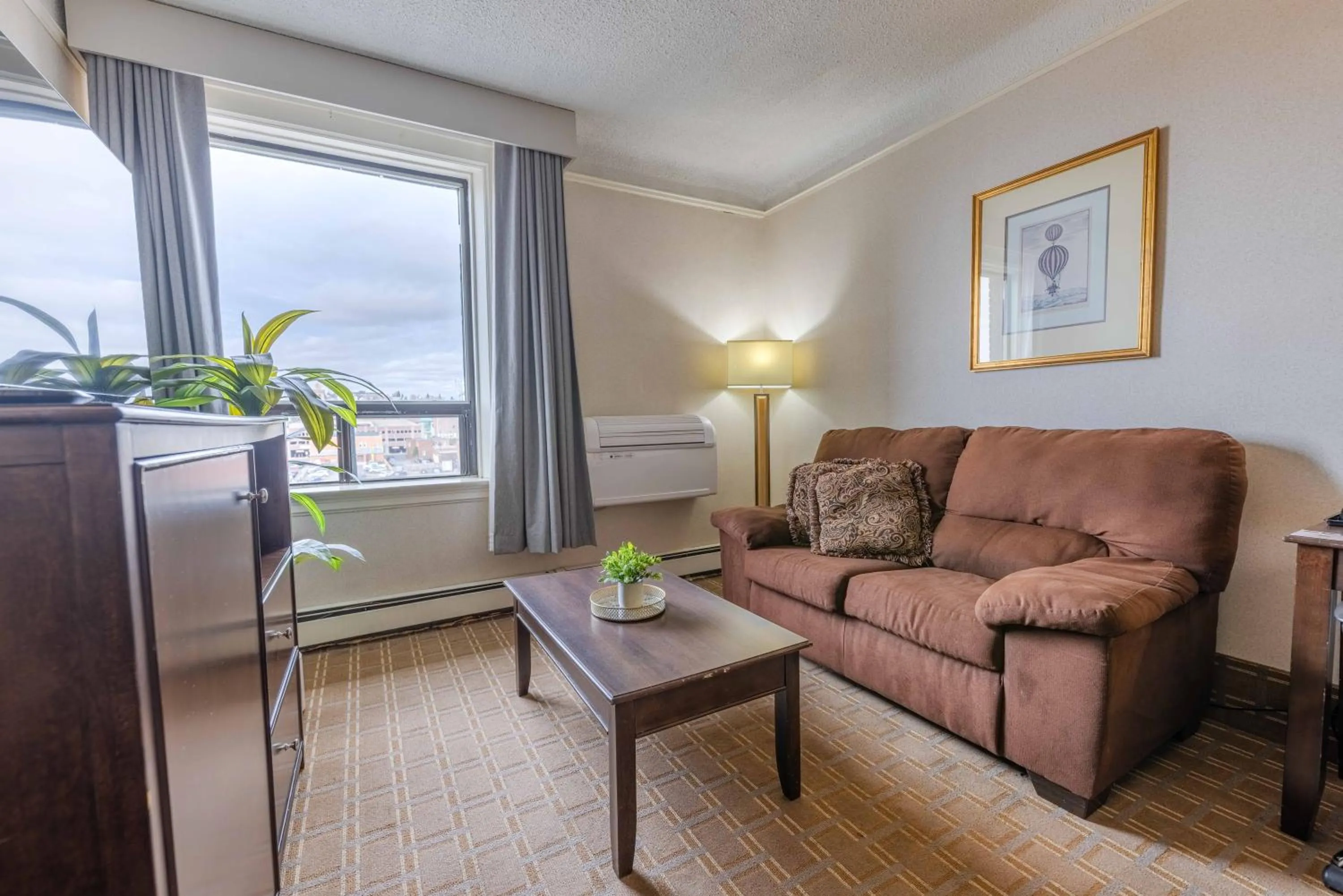 Prince Arthur Waterfront Hotel & Suites