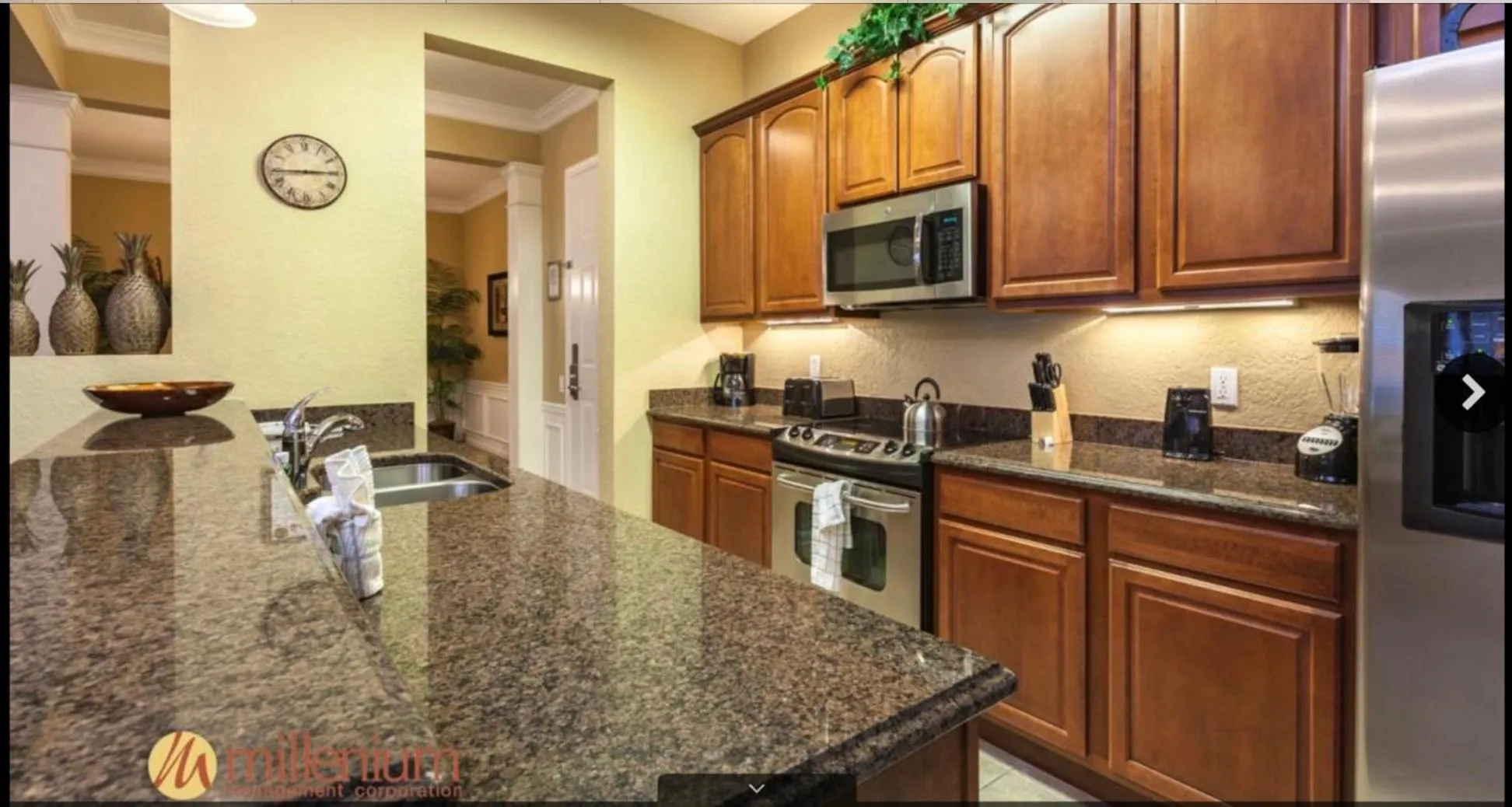 Kitchen or kitchenette in Executive 3 Bedroom Villa at Universal,Convention Center, Vista Cay