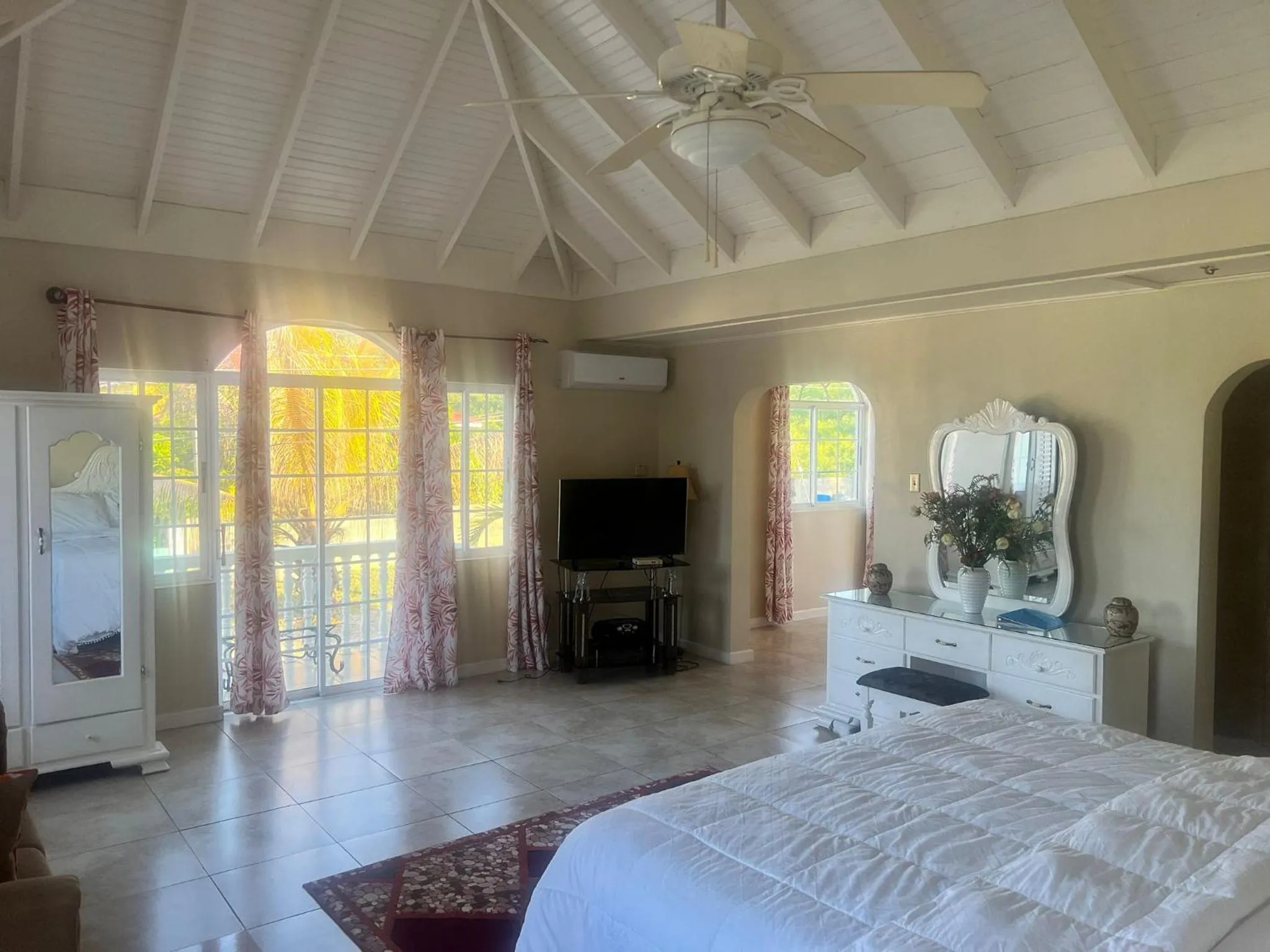 Bedroom, Bed in Retreat Guest House