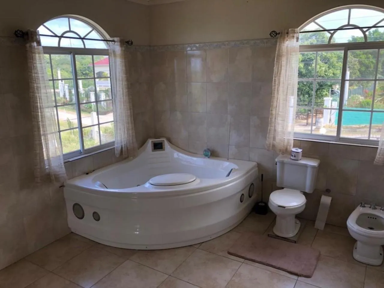 Toilet in Retreat Guest House