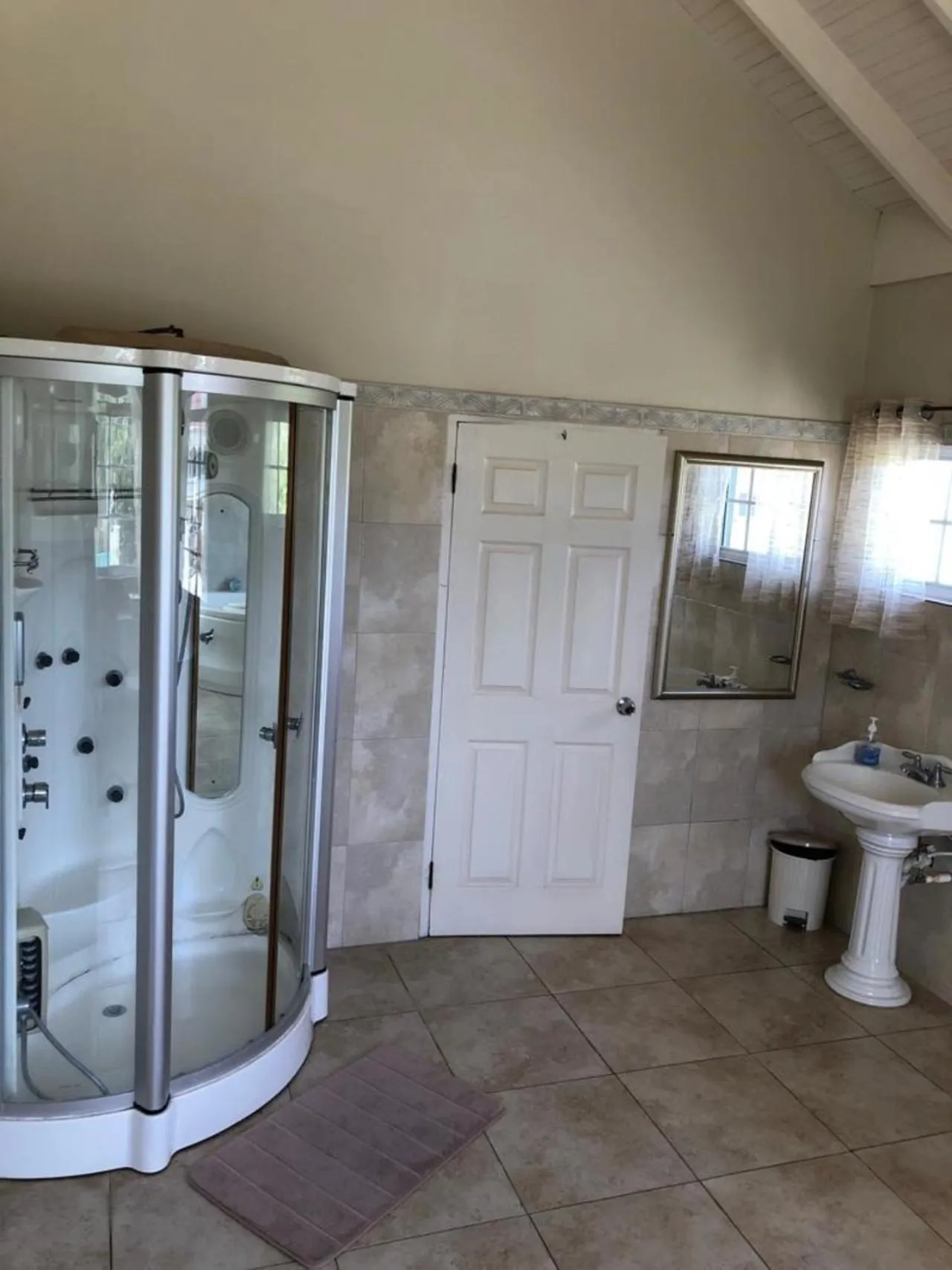 Shower in Retreat Guest House