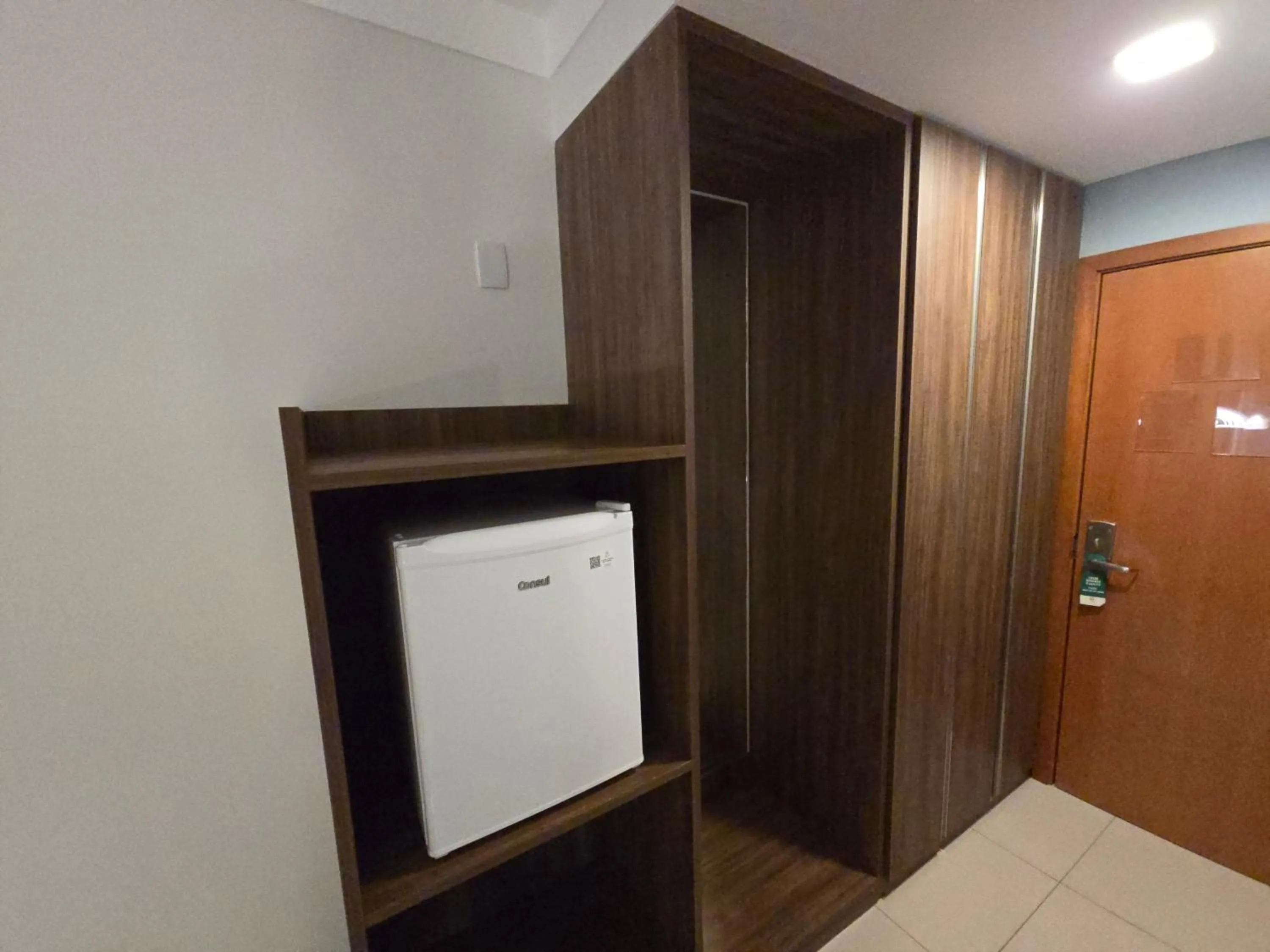 minibar in Golden Tower Maurilio Biagi by Fênix Hotéis