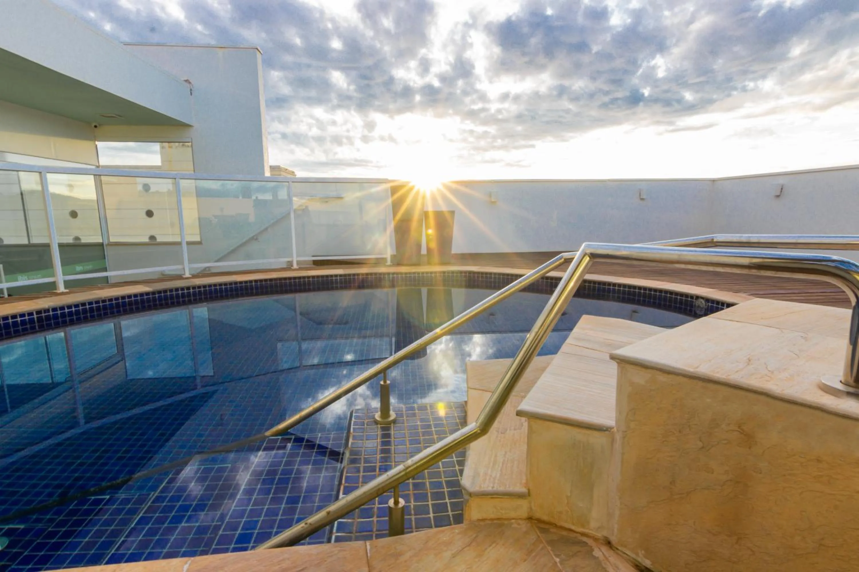 Swimming pool in ibis Styles Ribeirao Preto Maurilio Biagi