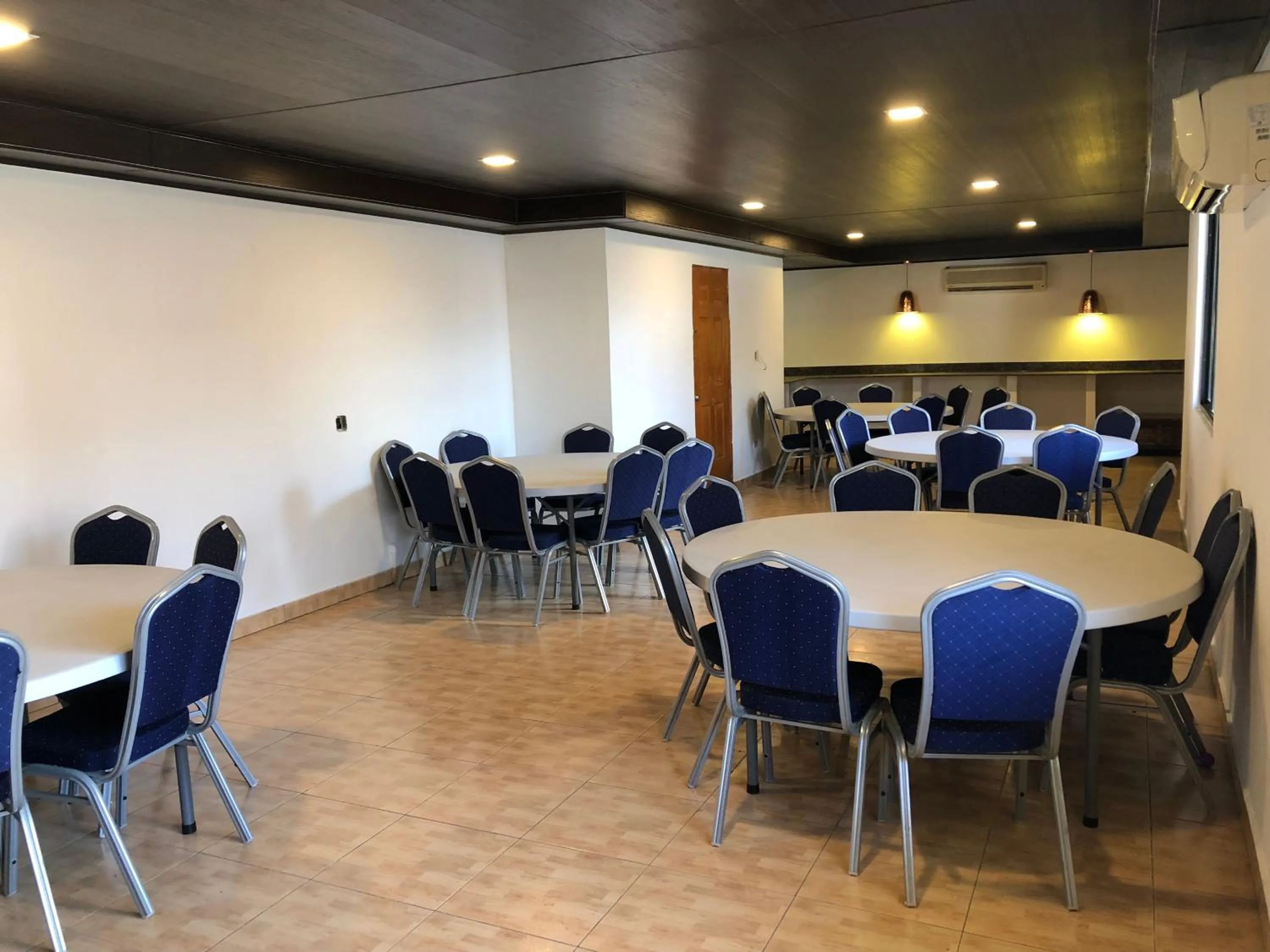 Lounge or bar in Hotel Costa Inn