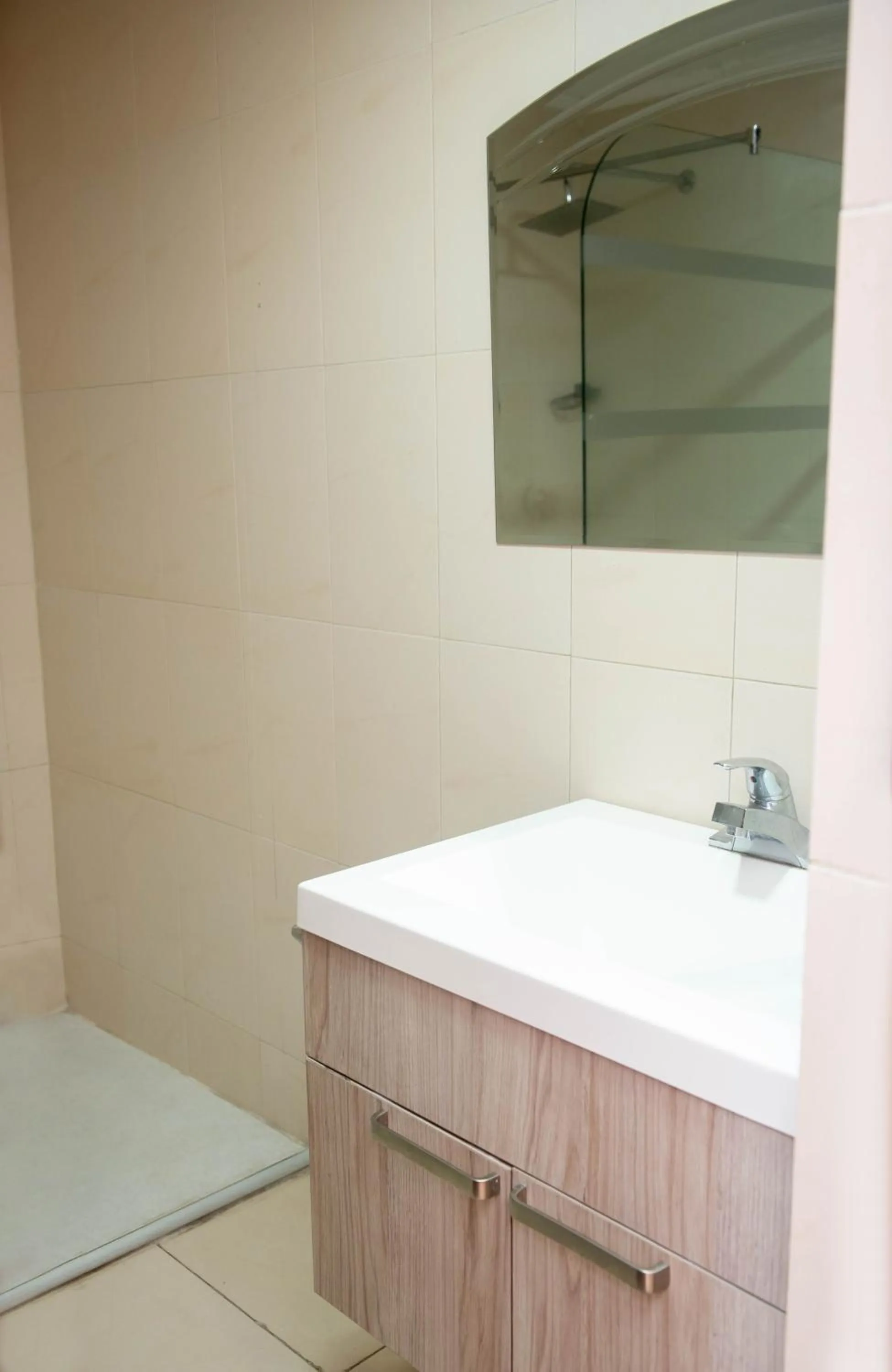 Bathroom in Cresta Inn