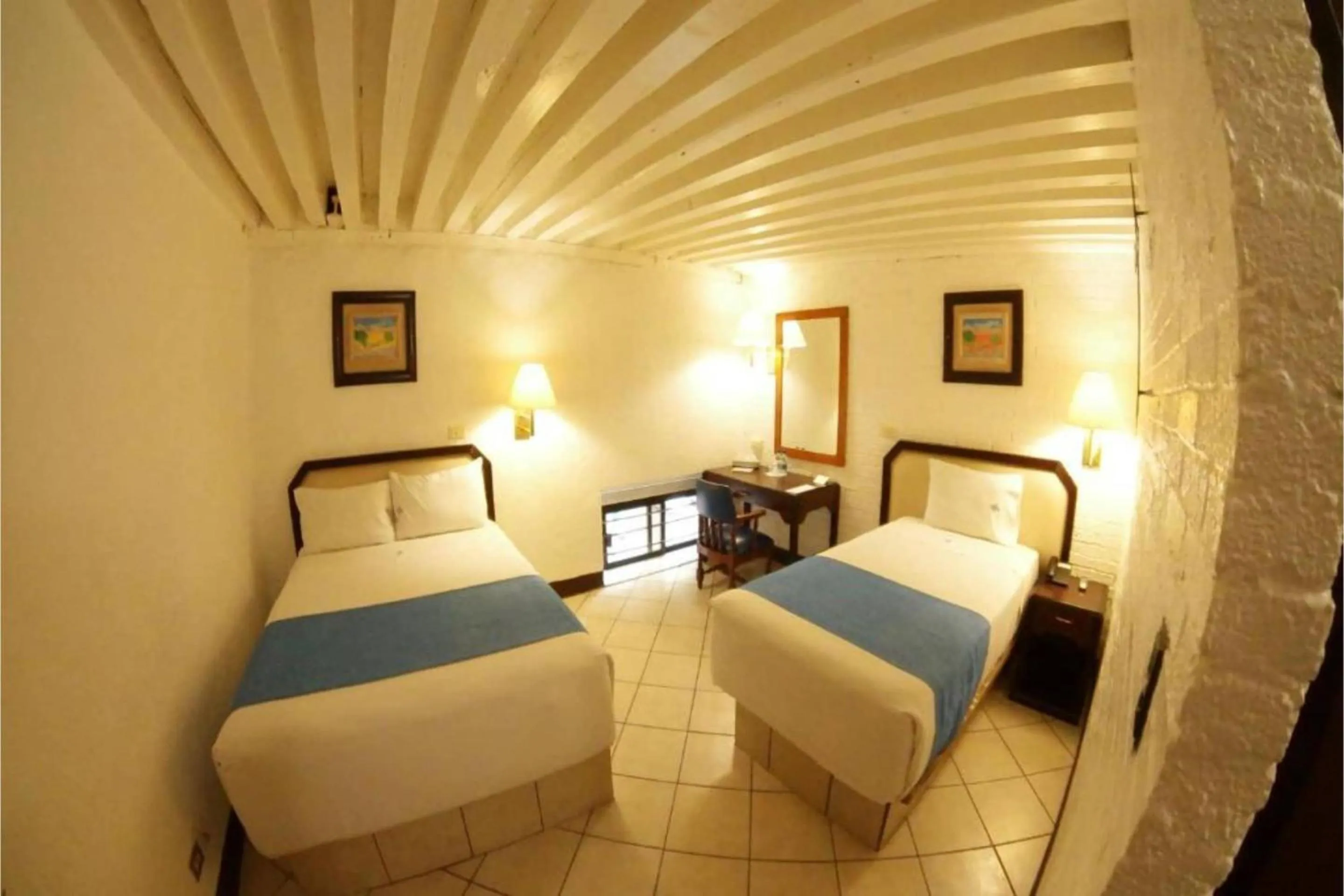 Bedroom, Bed in Hotel Del Portal, Puebla