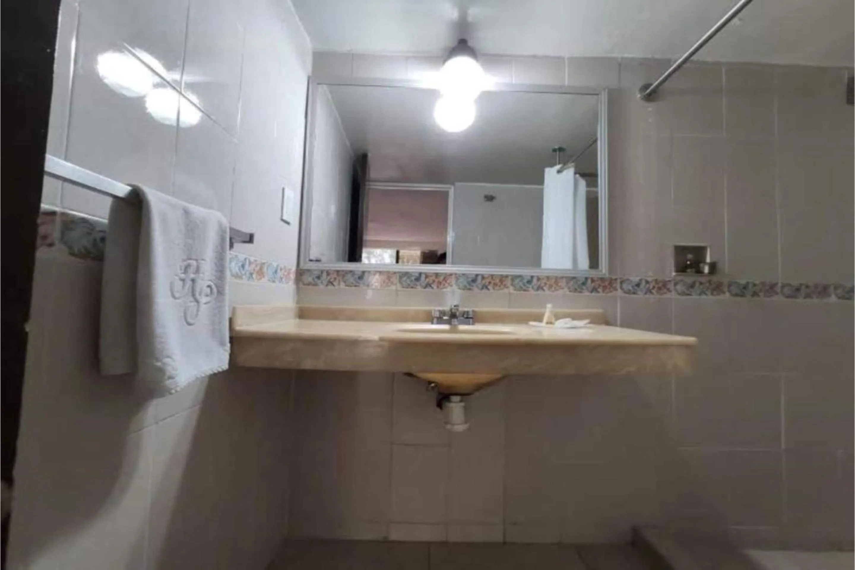 Bathroom in Hotel Del Portal, Puebla