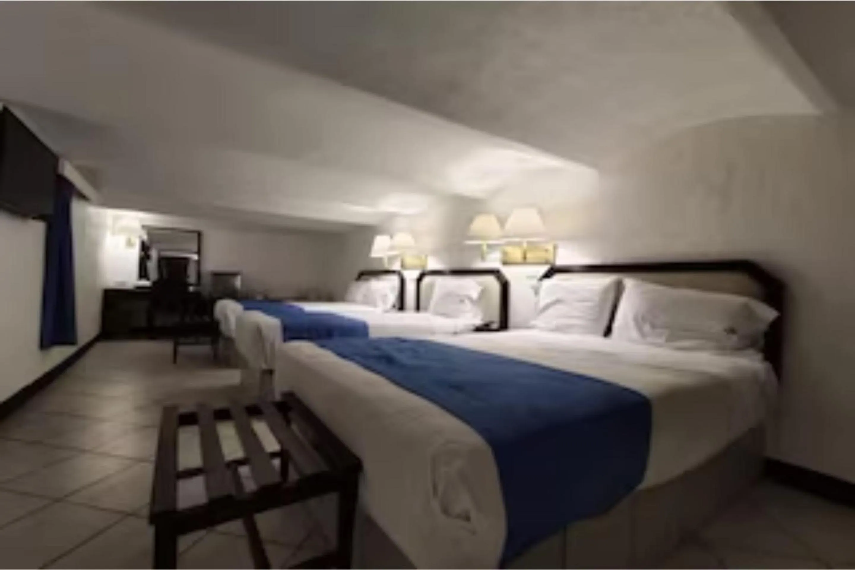 Bedroom, Bed in Hotel Del Portal, Puebla