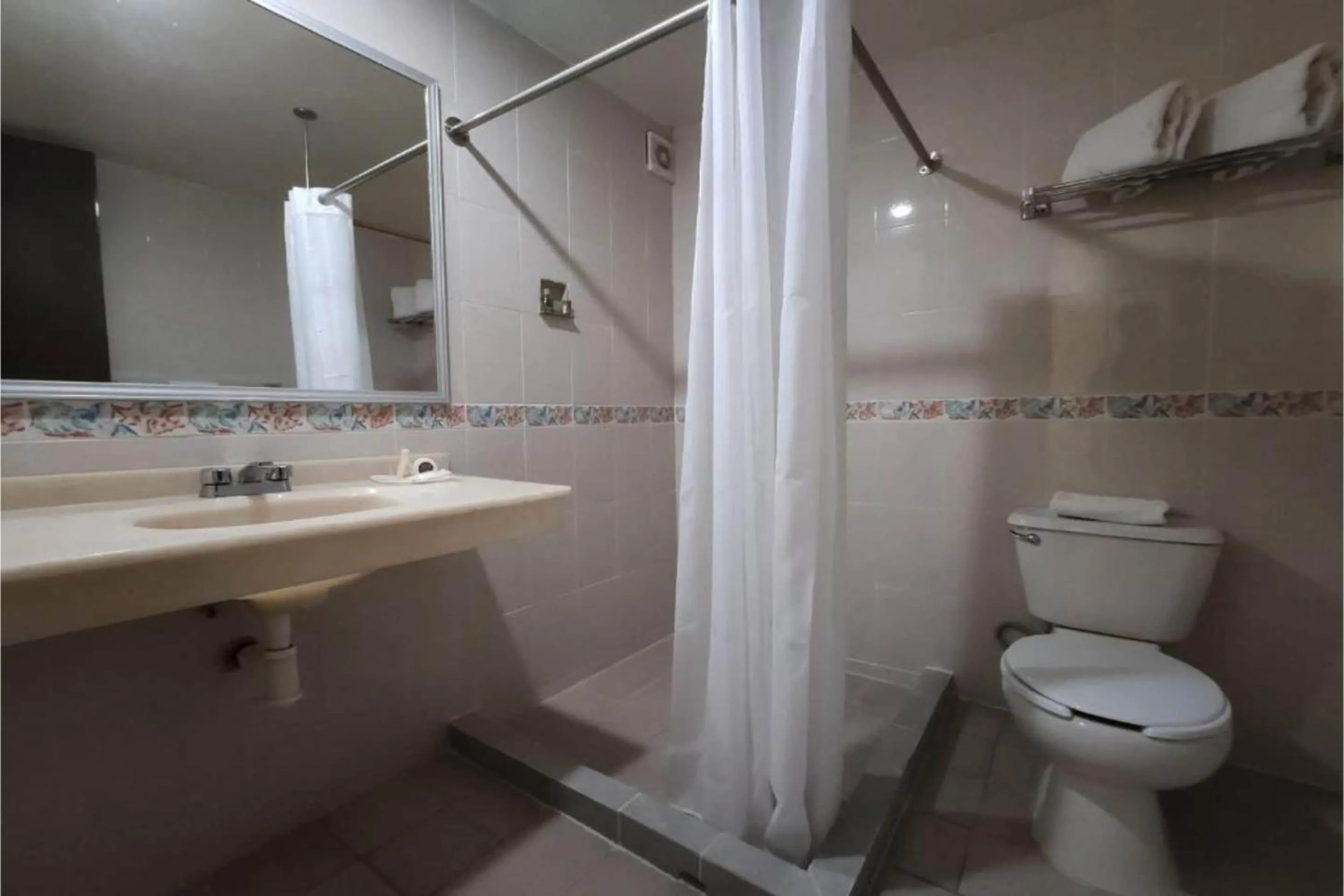 Bathroom in Hotel Del Portal, Puebla