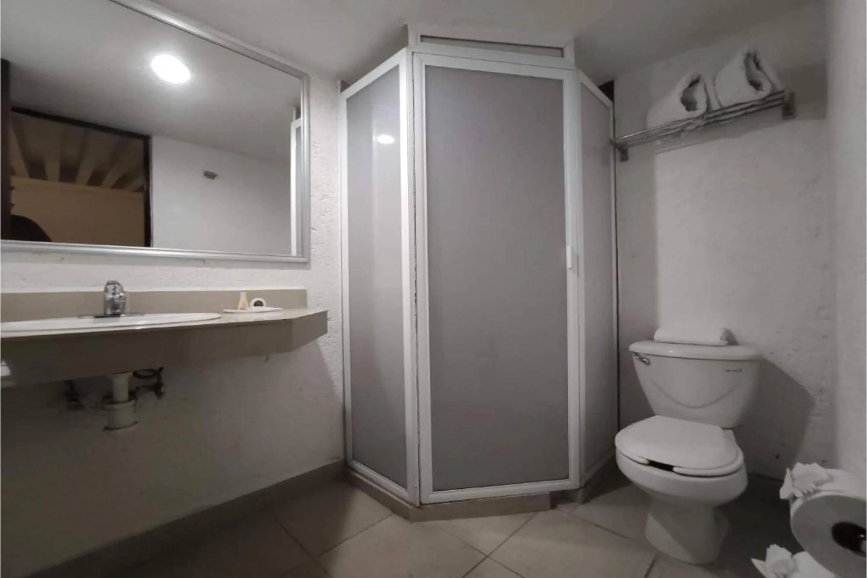 Bathroom in Hotel Del Portal, Puebla