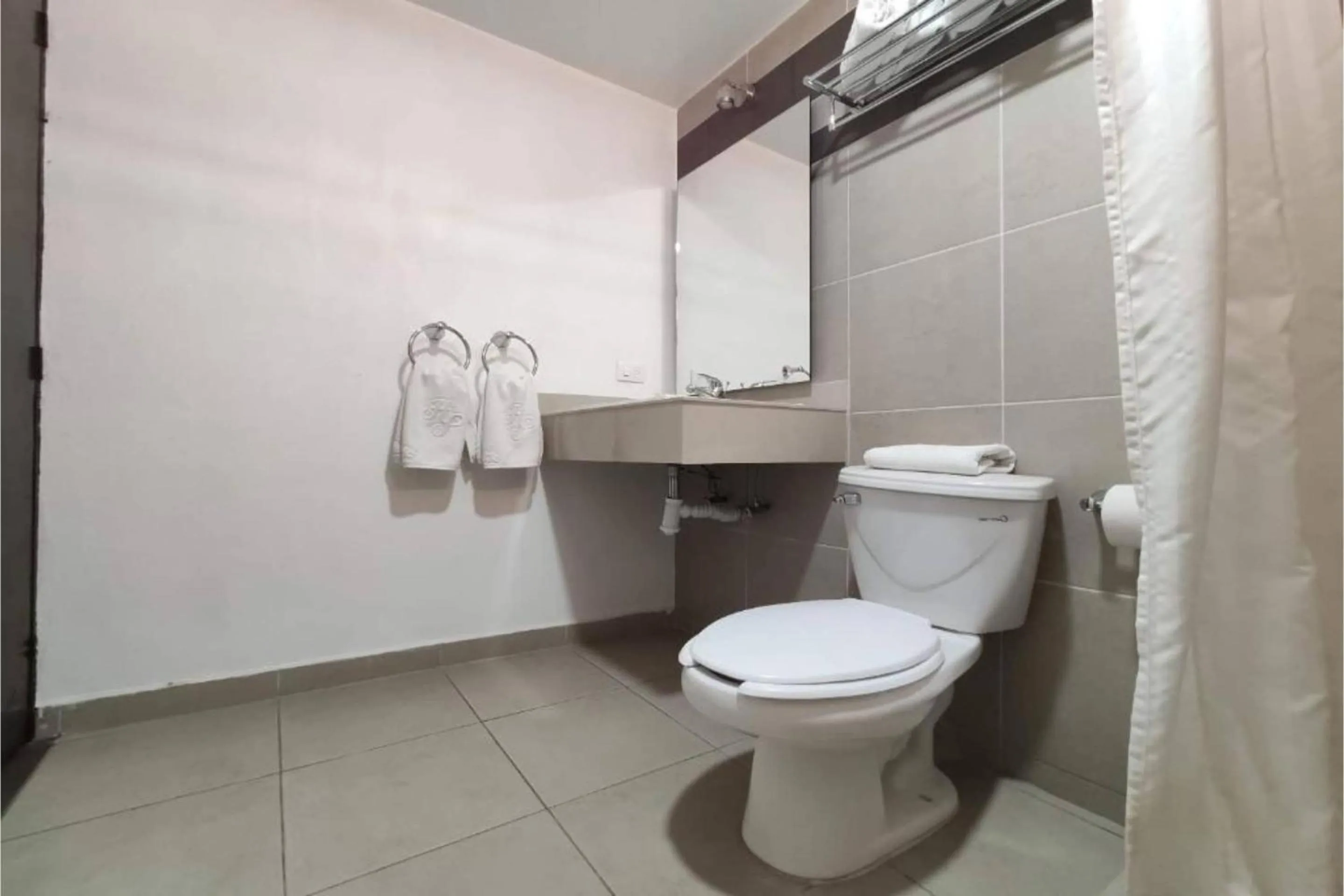 Bathroom in Hotel Del Portal, Puebla