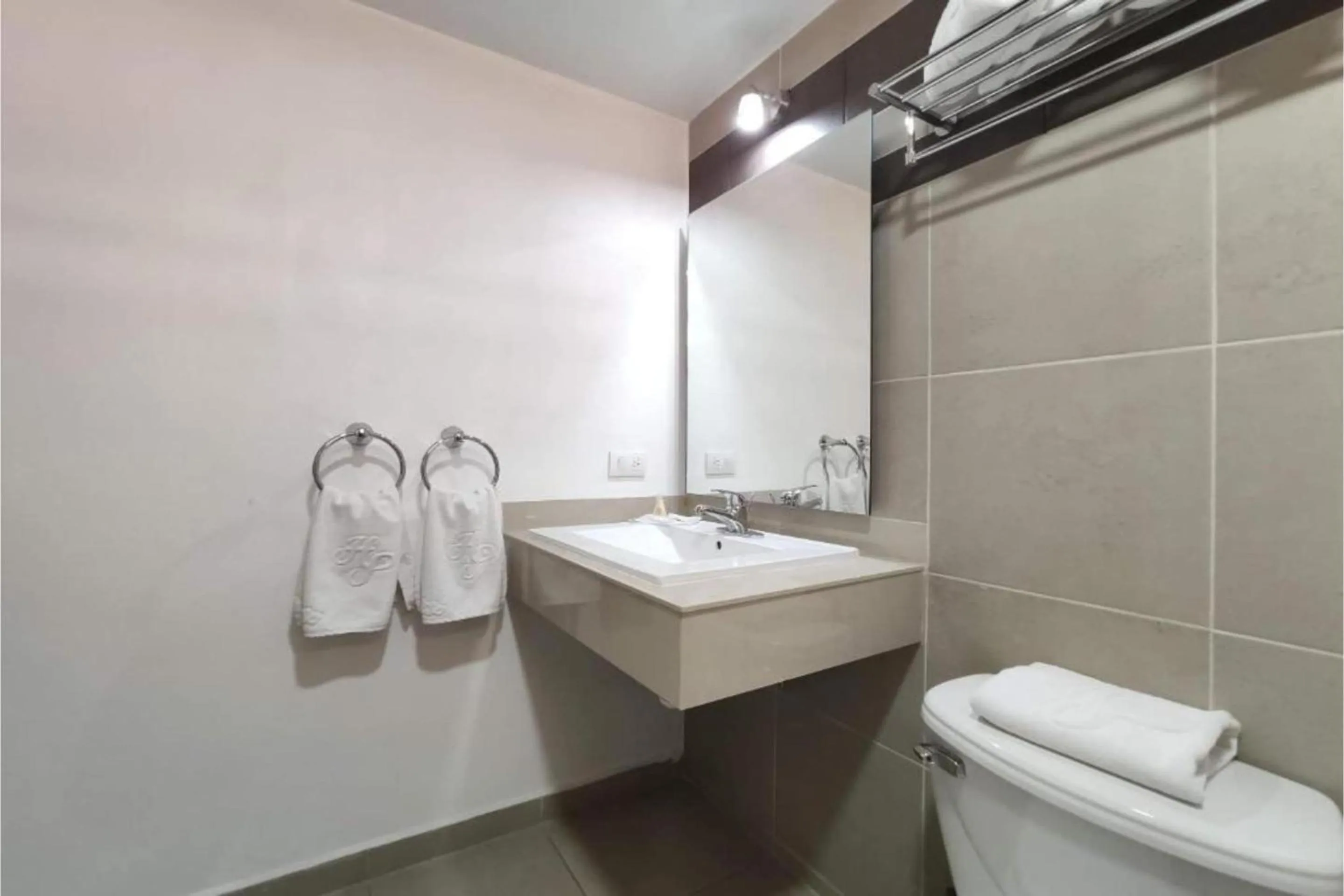 Bathroom in Hotel Del Portal, Puebla