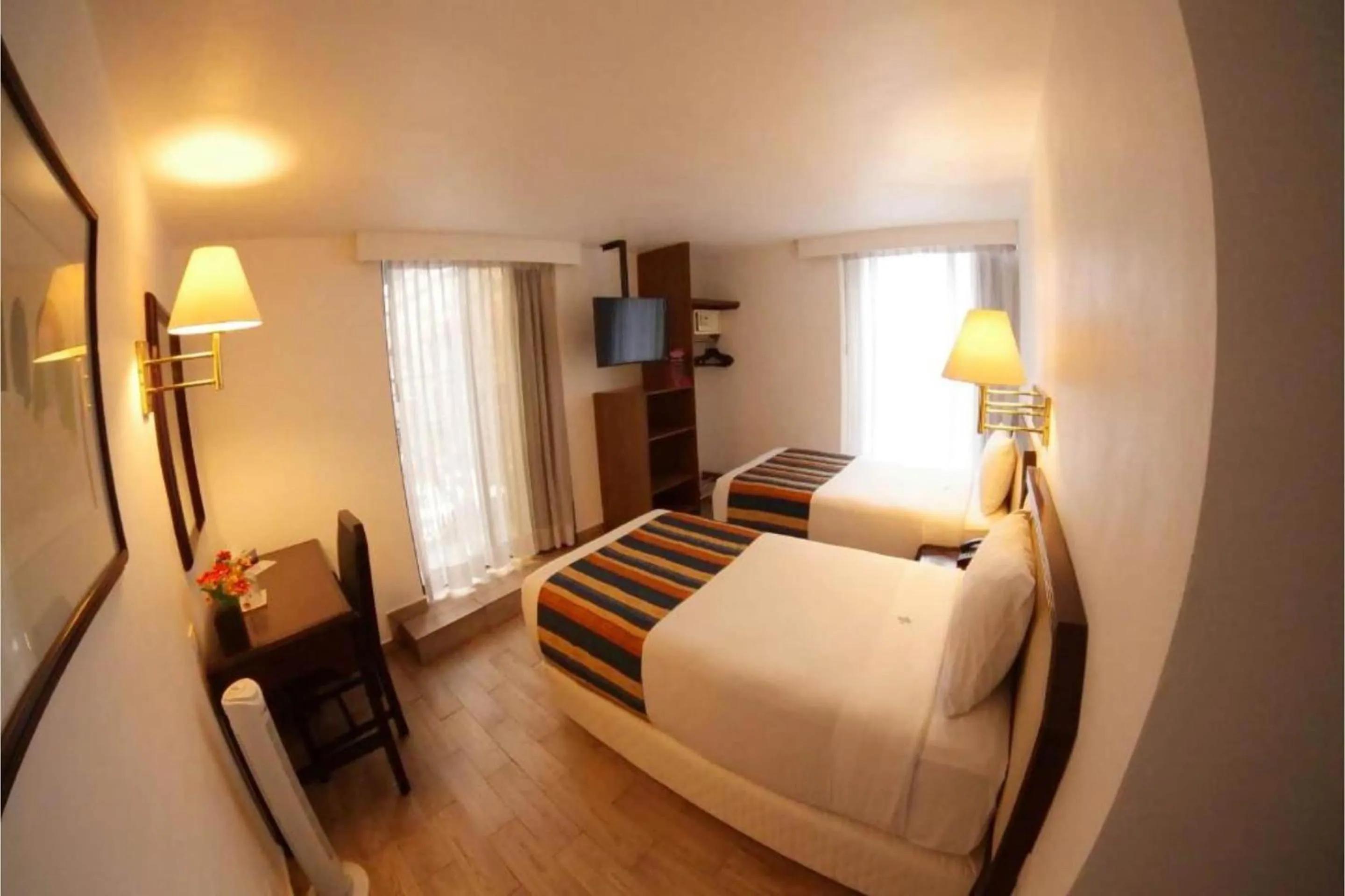 Bedroom, Bed in Hotel Del Portal, Puebla