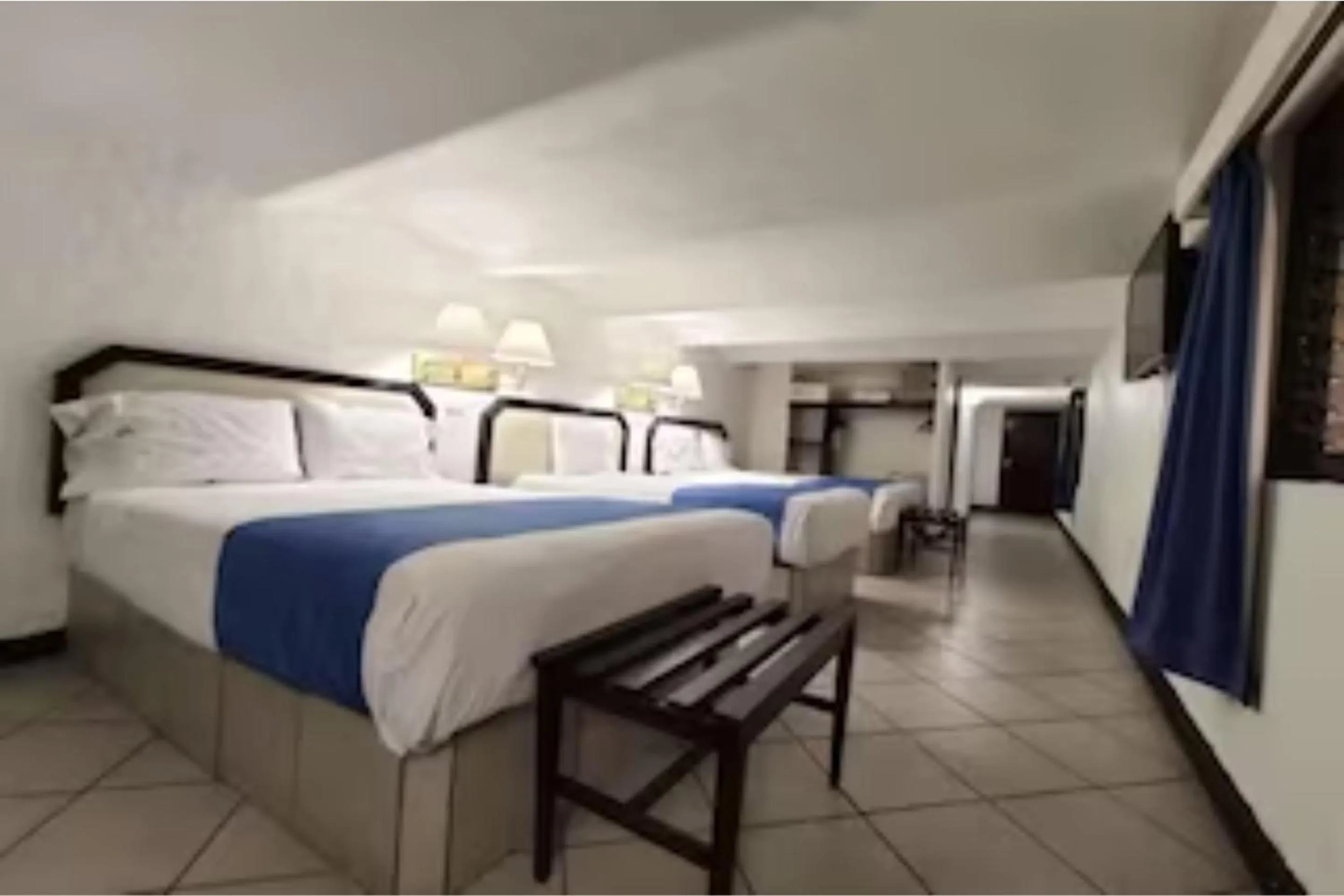 Bedroom, Bed in Hotel Del Portal, Puebla