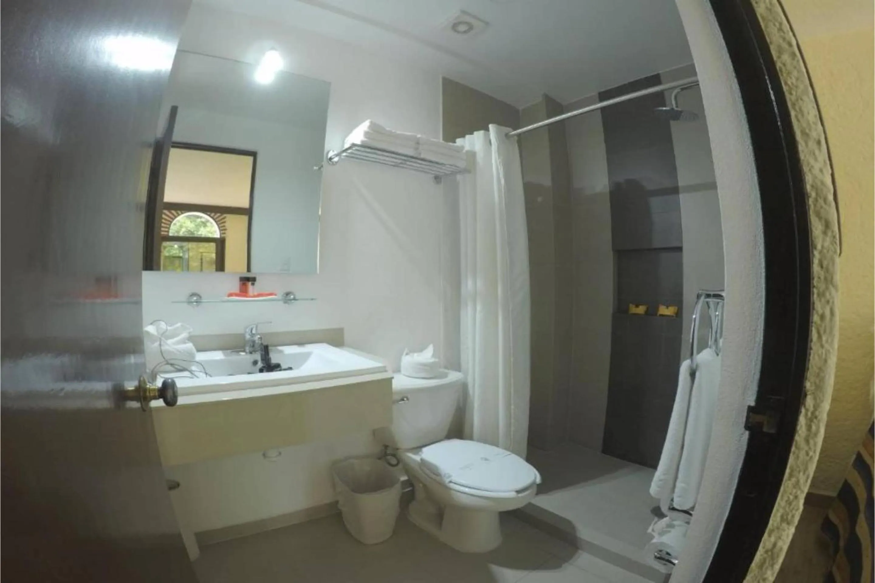 Bathroom in Hotel Del Portal, Puebla