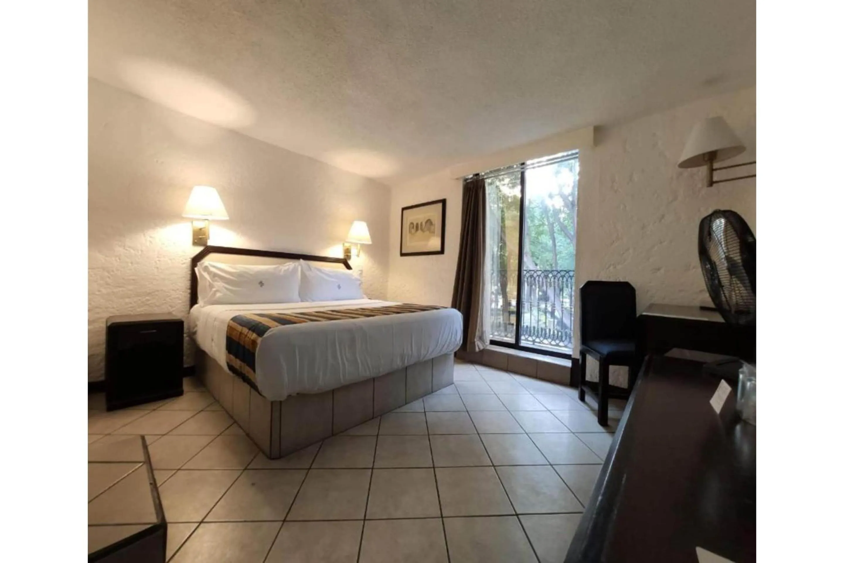 Bedroom, Bed in Hotel Del Portal, Puebla