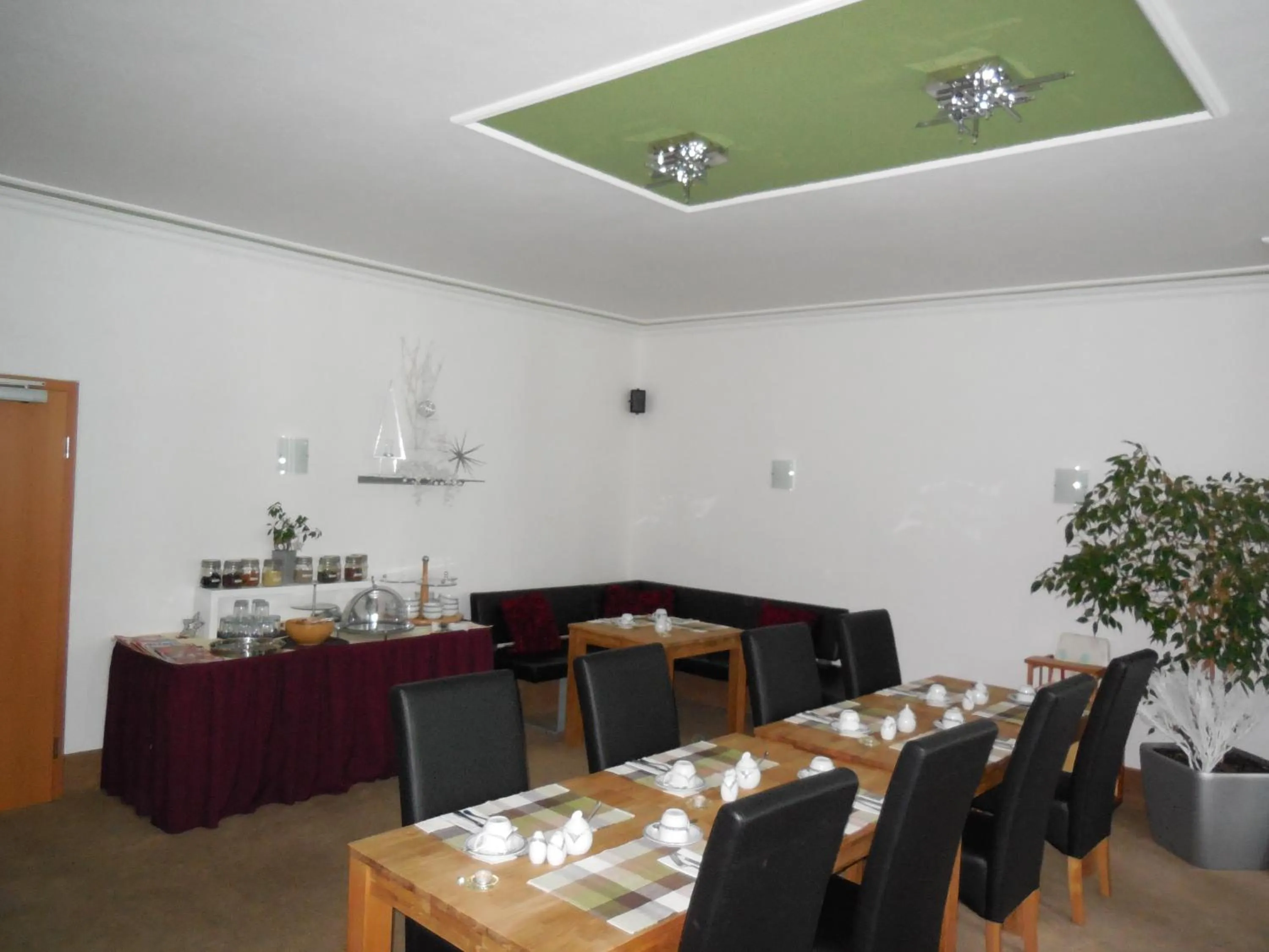 Restaurant/places to eat in Hotel Sechzehn