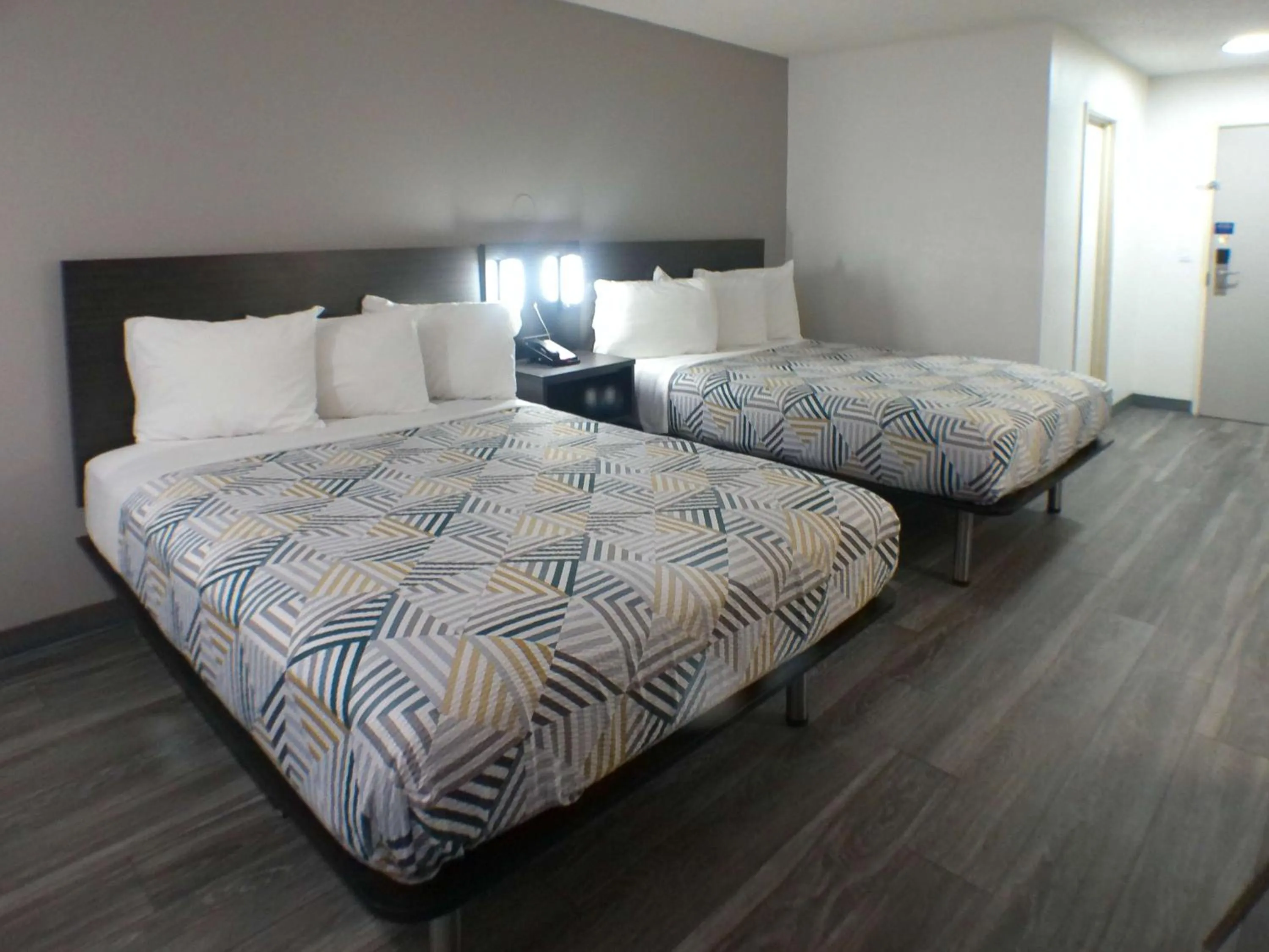 Bedroom, Bed in Motel 6-Winslow, AZ