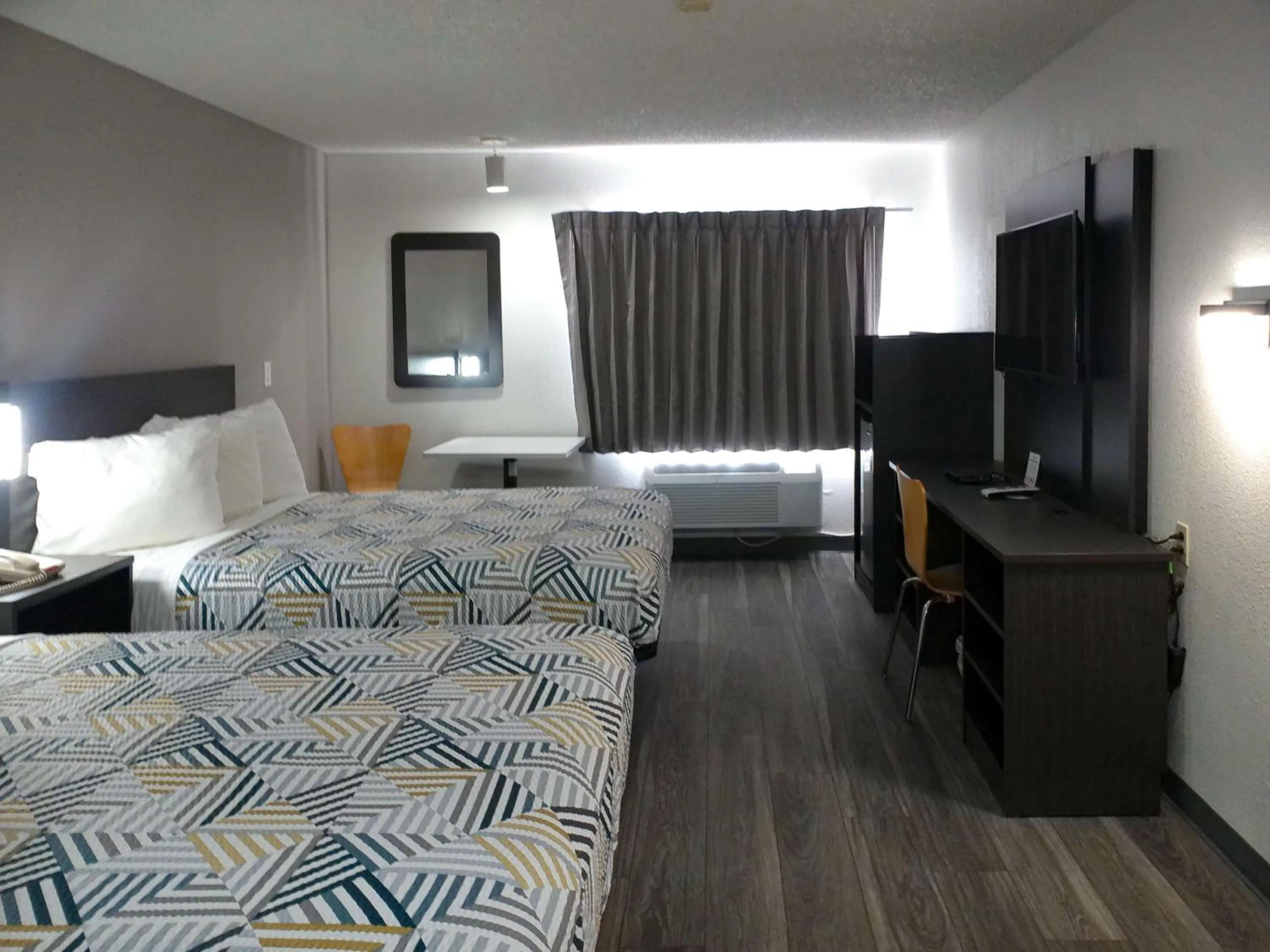 Bedroom, Bed in Motel 6-Winslow, AZ