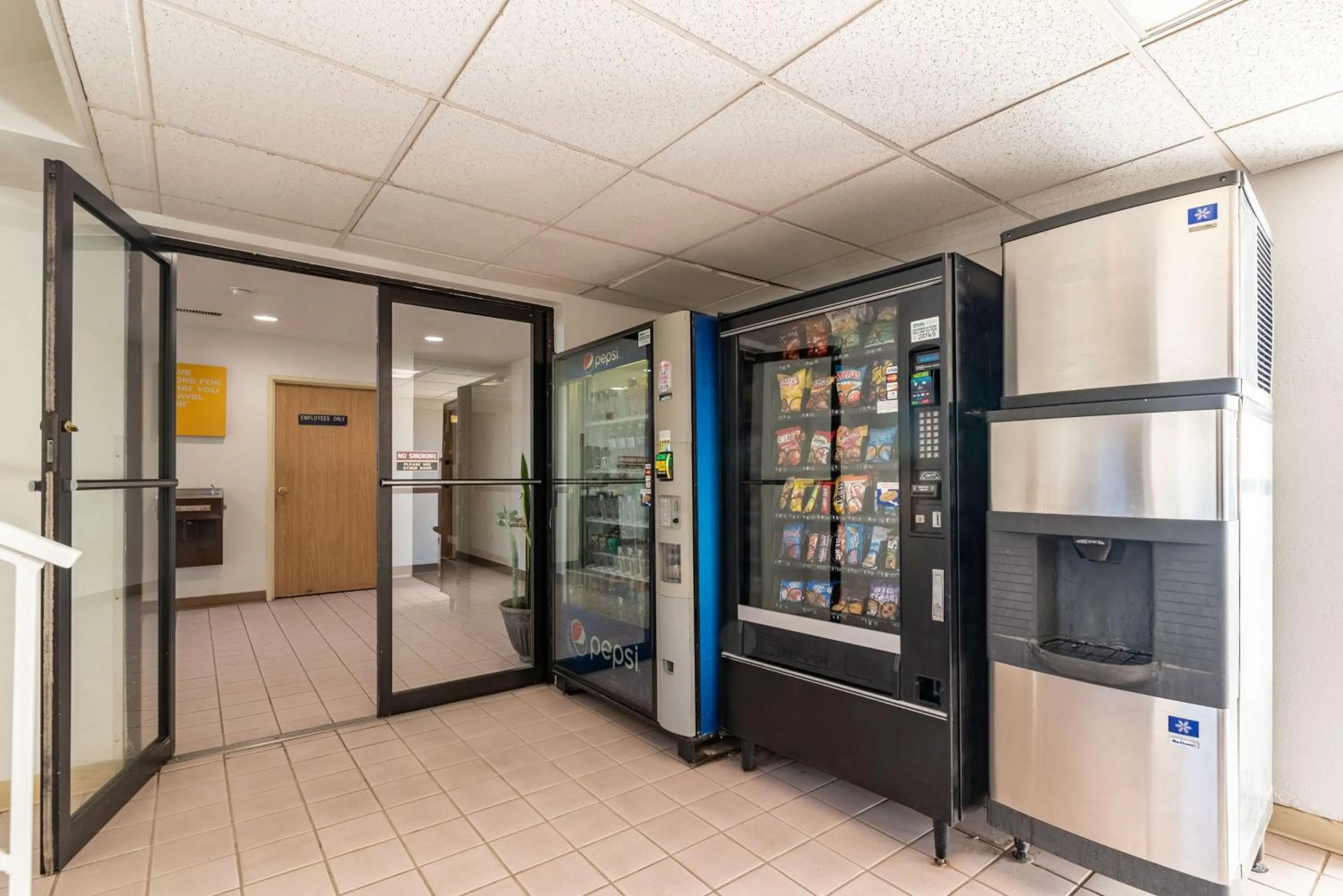 Property building in Motel 6-Winslow, AZ