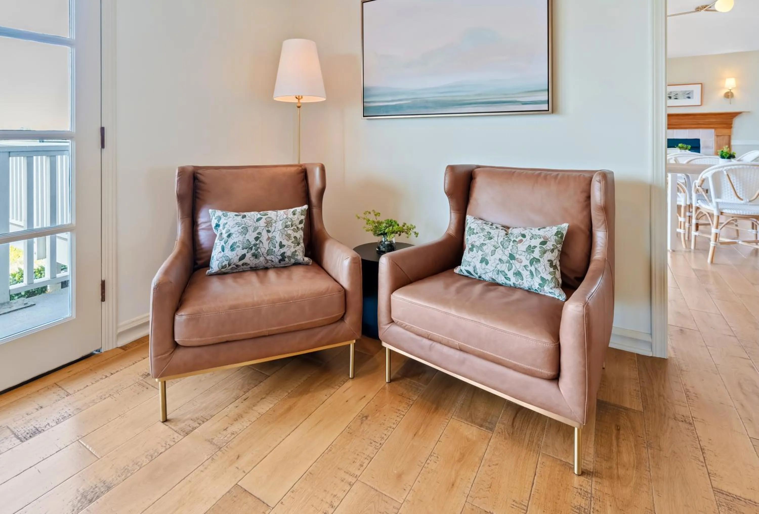 Living room in Inn at Playa del Rey