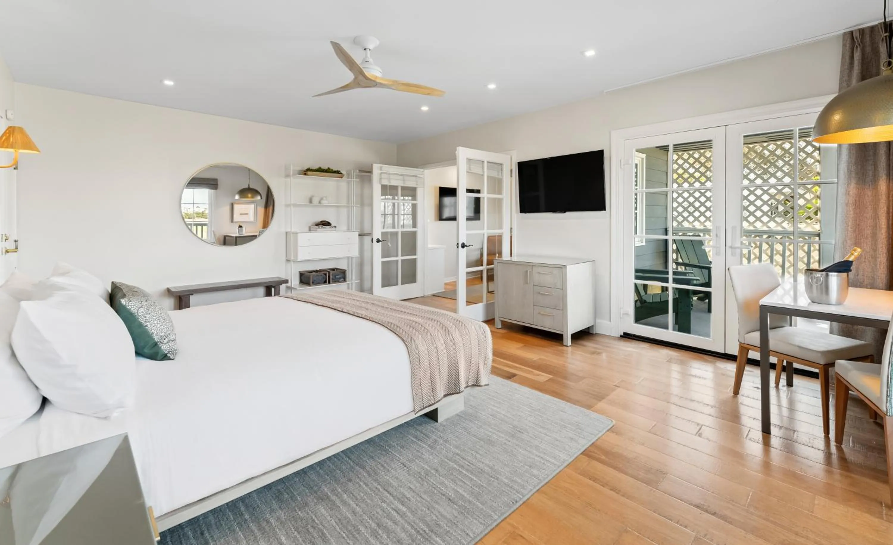 Bedroom, Bed in Inn at Playa del Rey