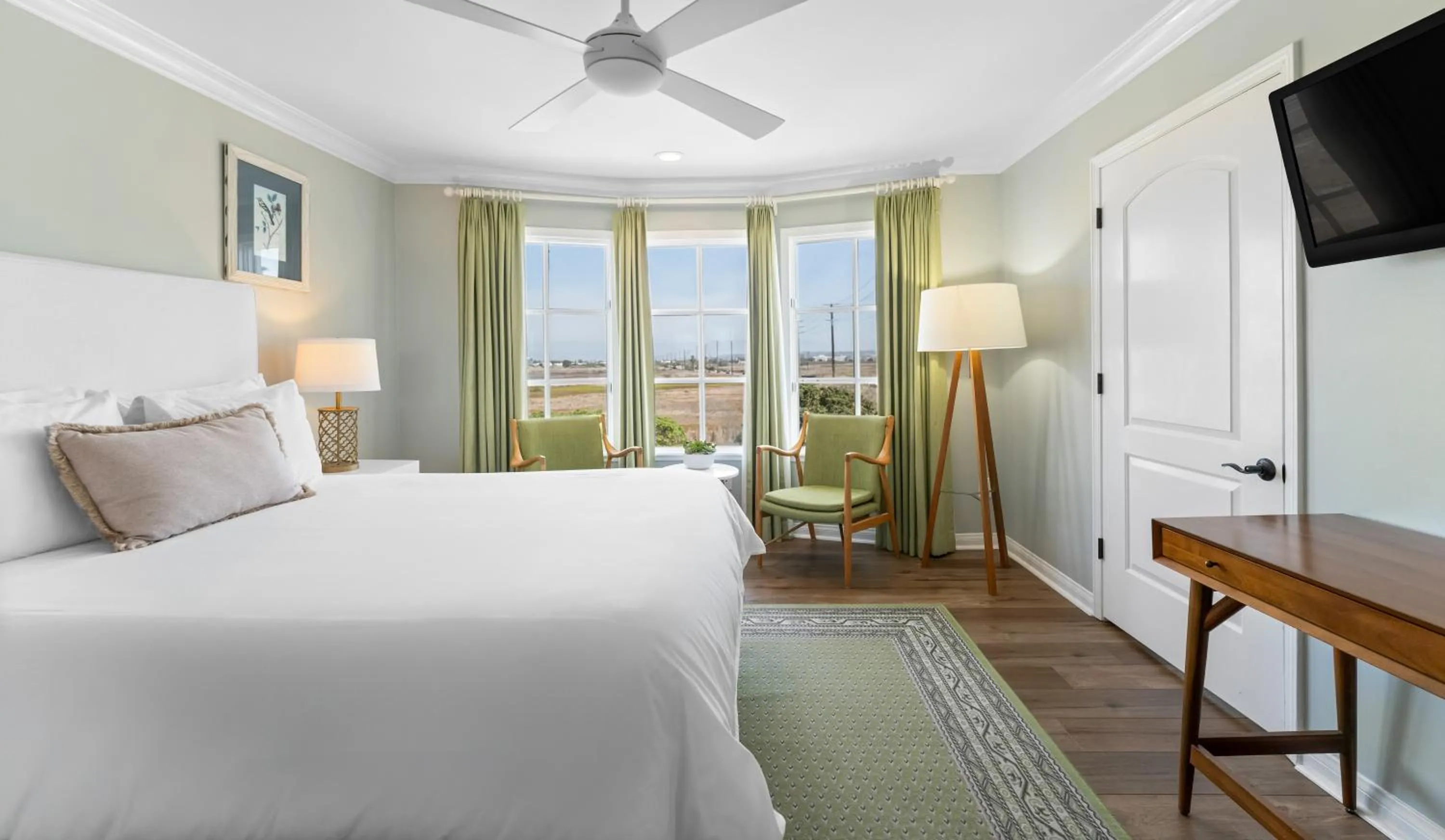 Bedroom, Bed in Inn at Playa del Rey