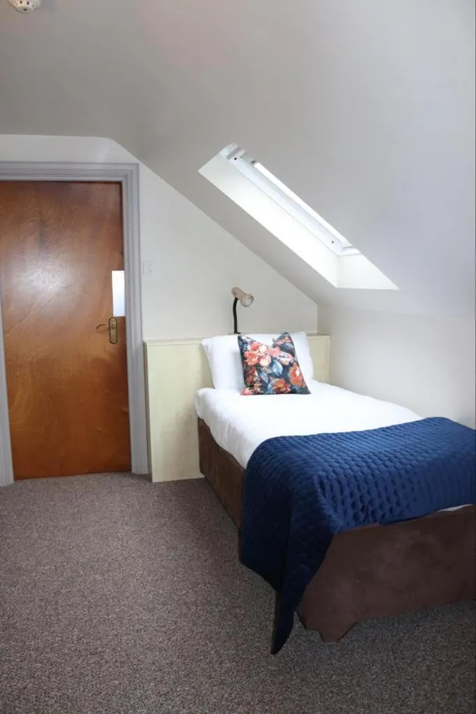 Bed in Hillview Lodge