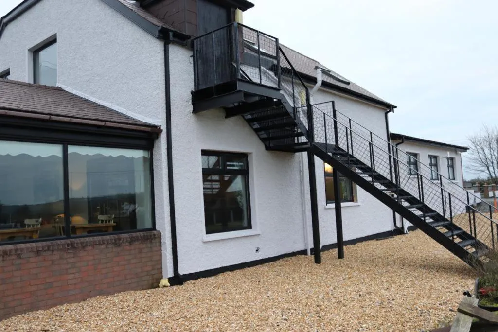 Property building in Hillview Lodge