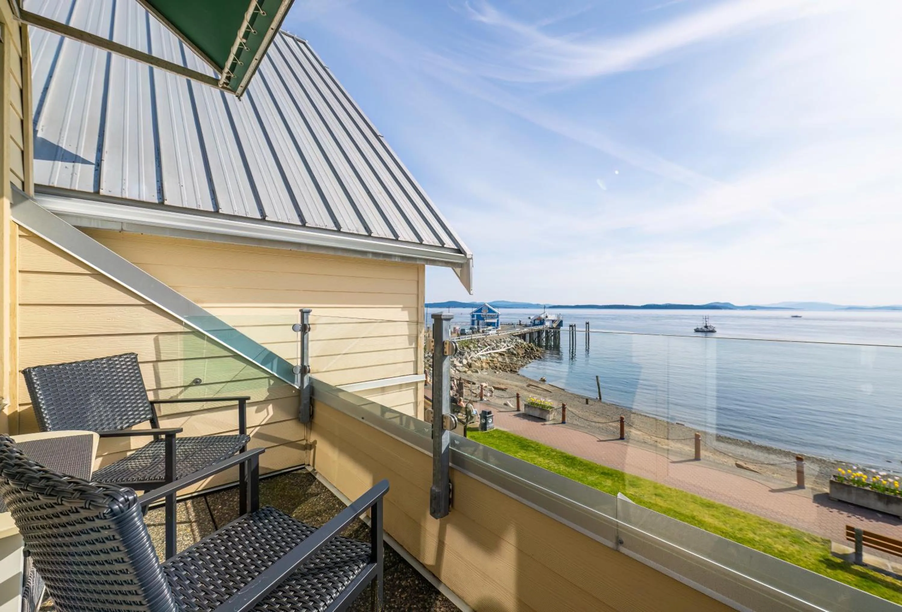 Sidney Waterfront Inn & Suites