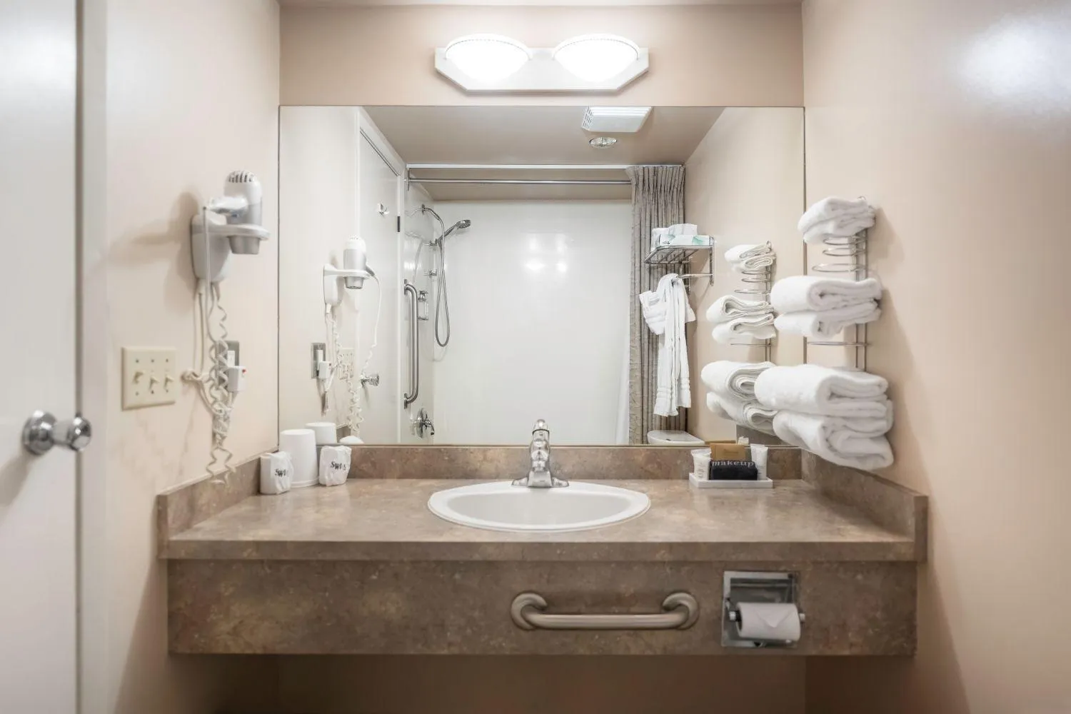 Sidney Waterfront Inn & Suites