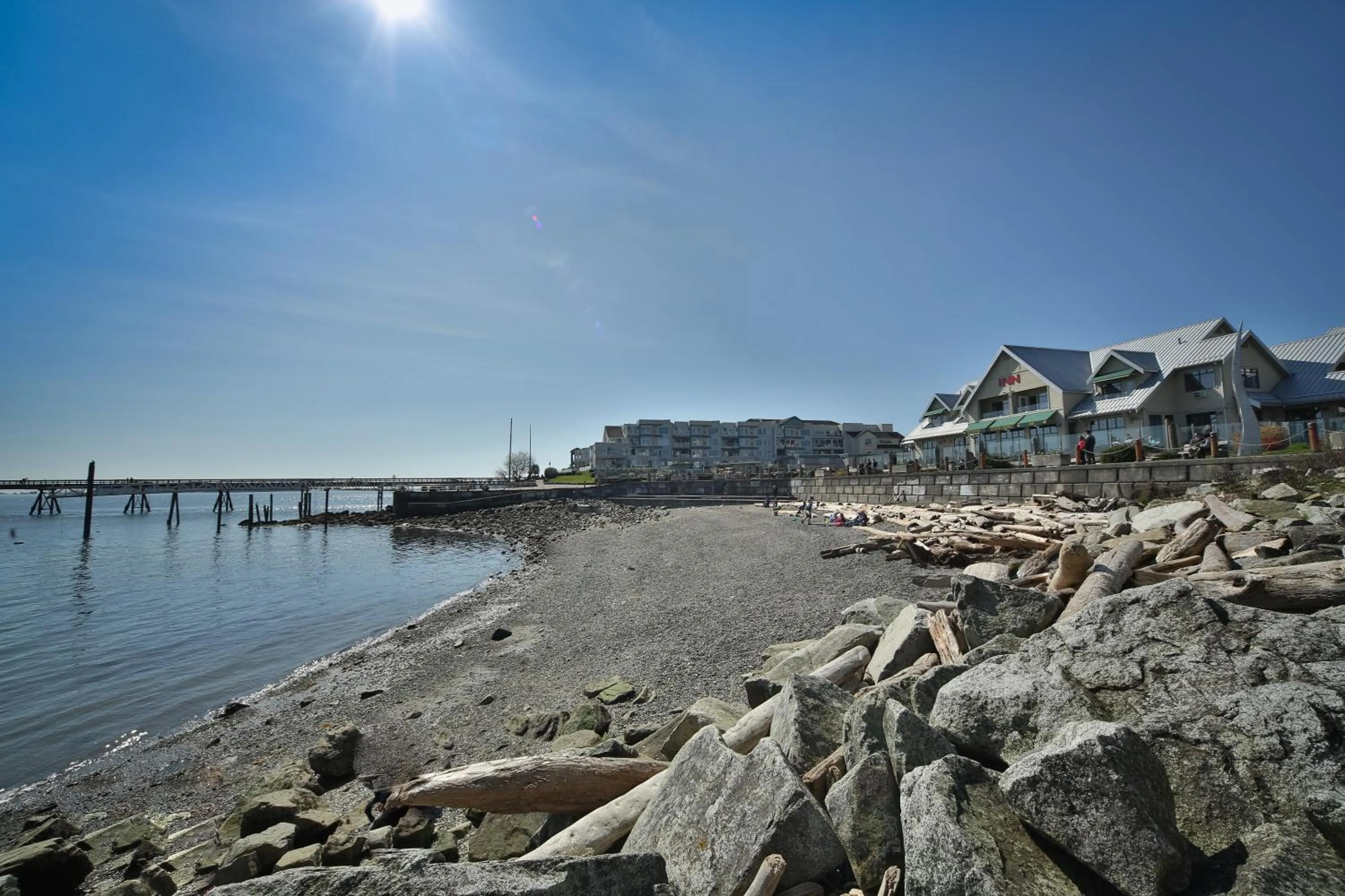 Facade/entrance in Sidney Waterfront Inn & Suites