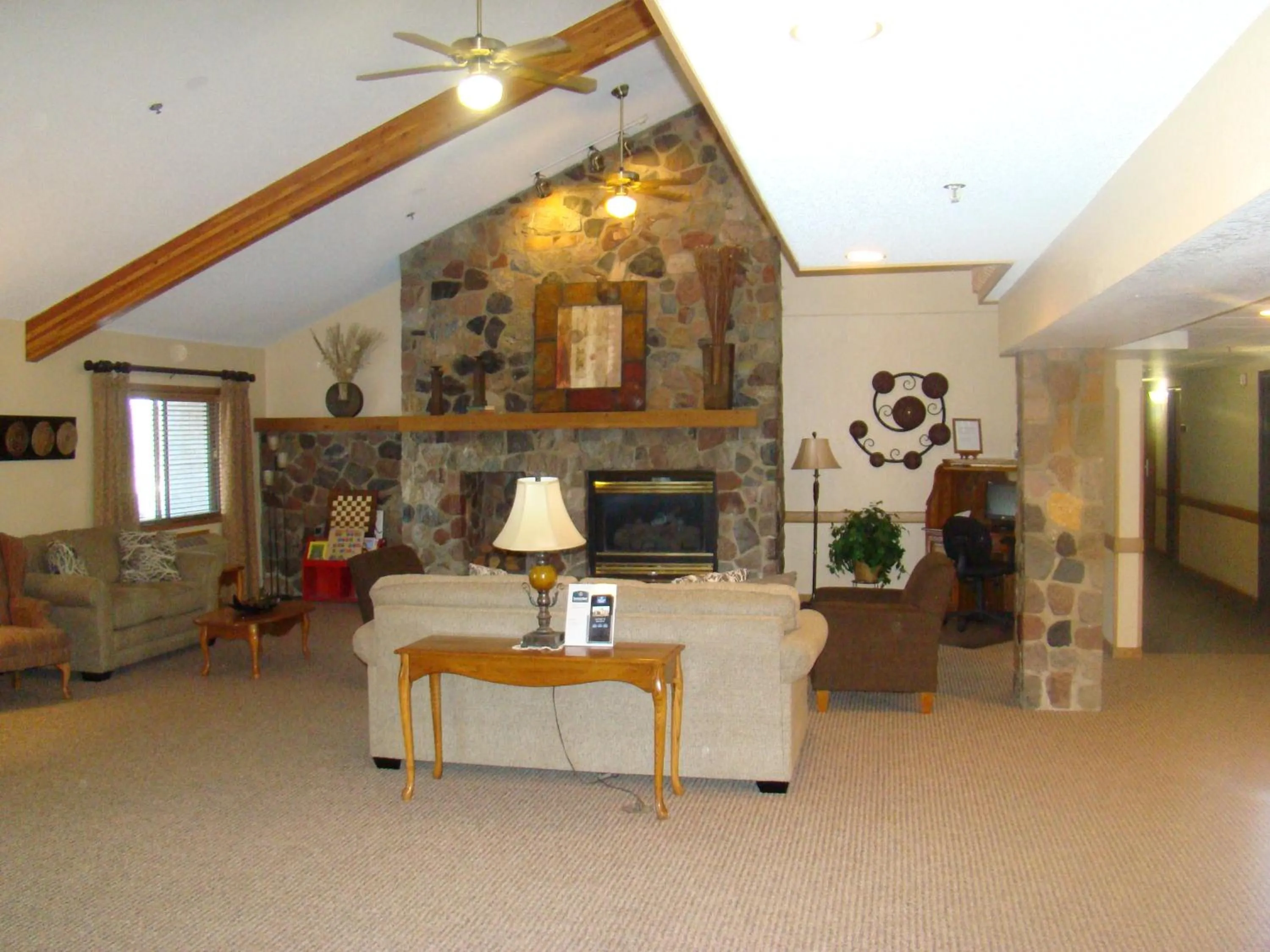 Lobby or reception in Boarders Inn & Suites by Cobblestone Hotels - Faribault