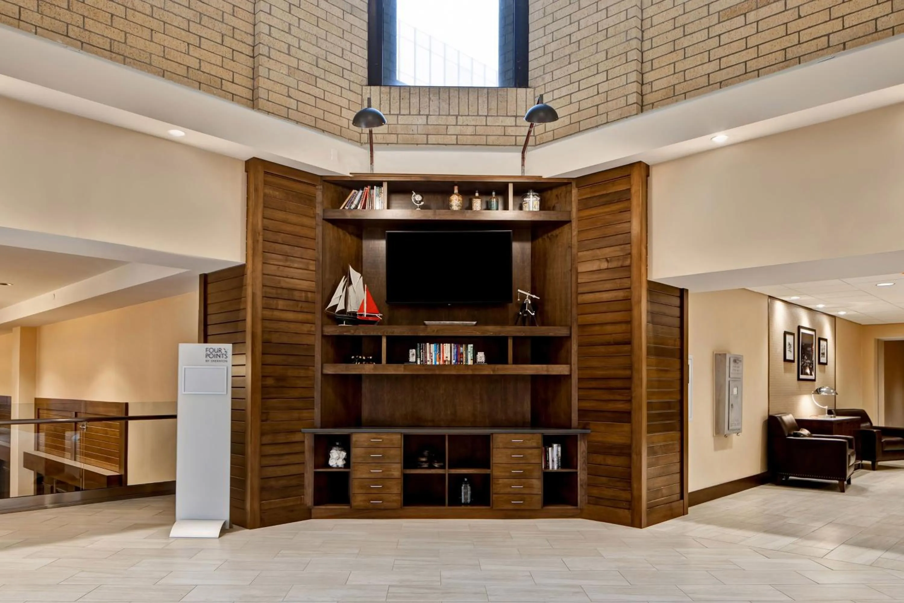 Lobby or reception in Four Points by Sheraton Peoria