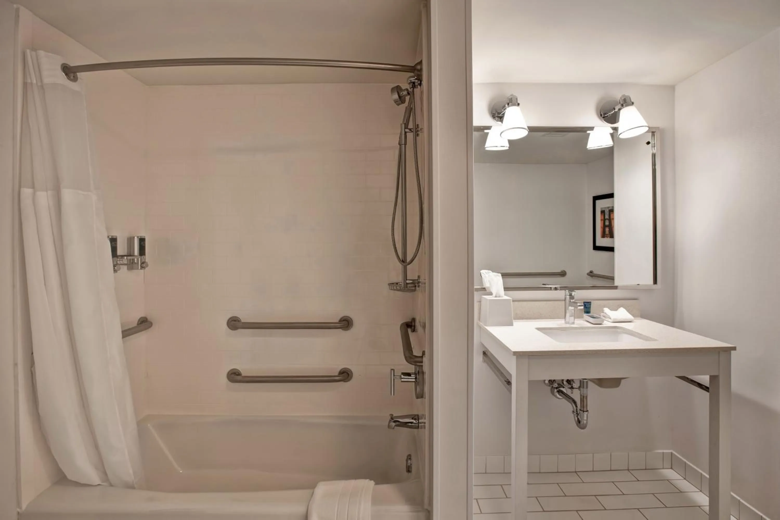 Bathroom in Four Points by Sheraton Peoria