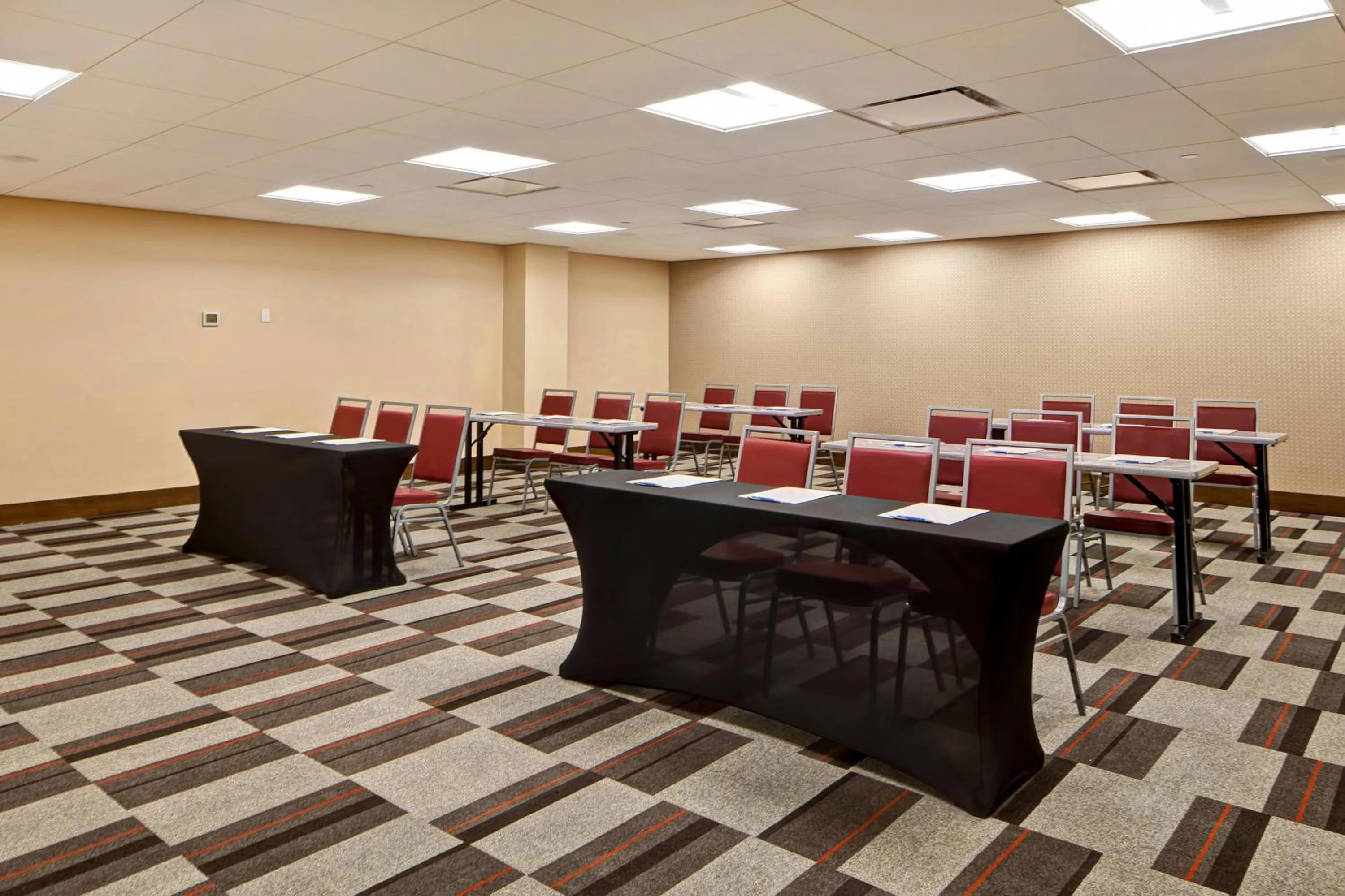 Meeting/conference room in Four Points by Sheraton Peoria