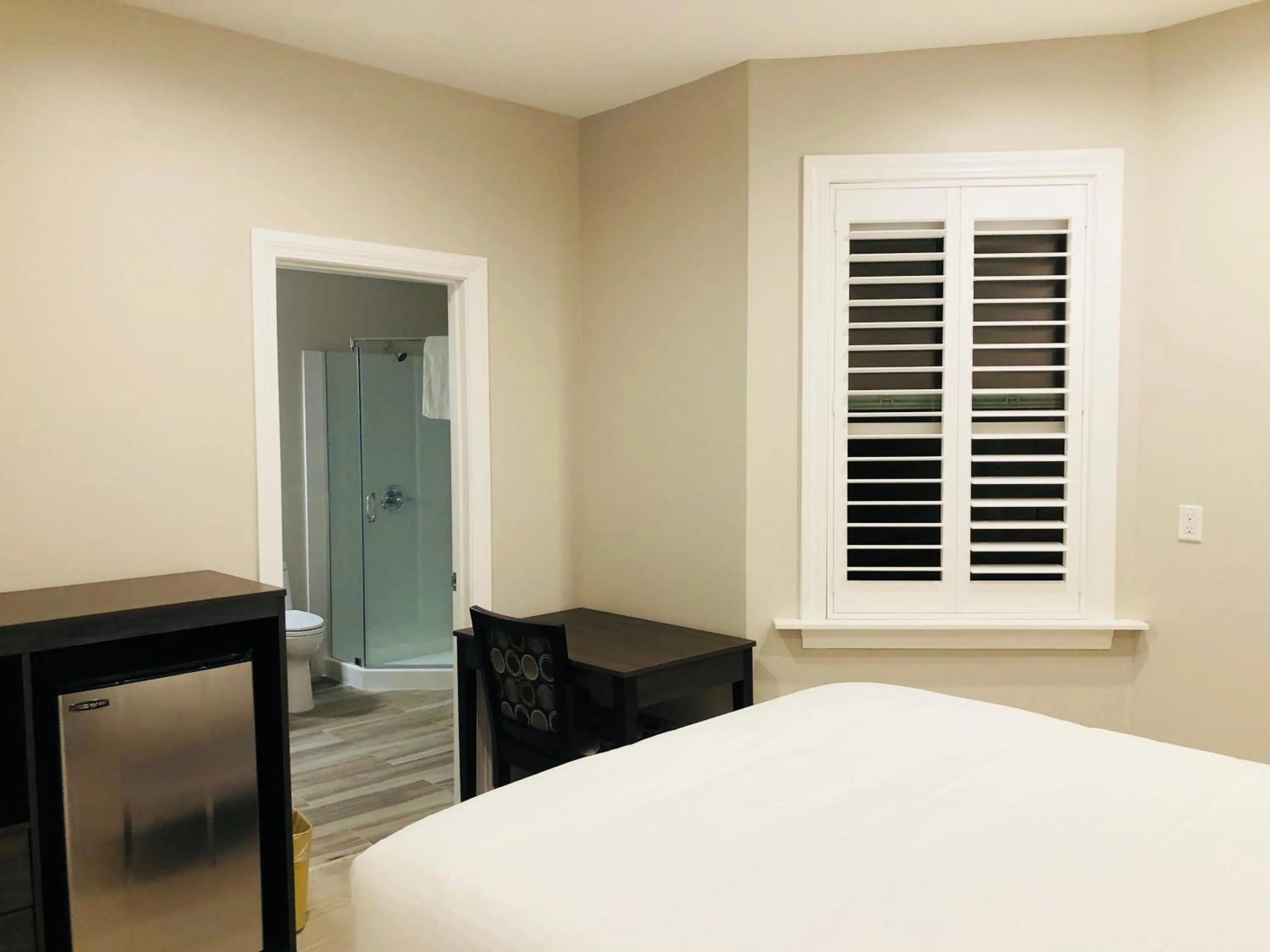 Photo of the whole room, Bed in Bay Hotel