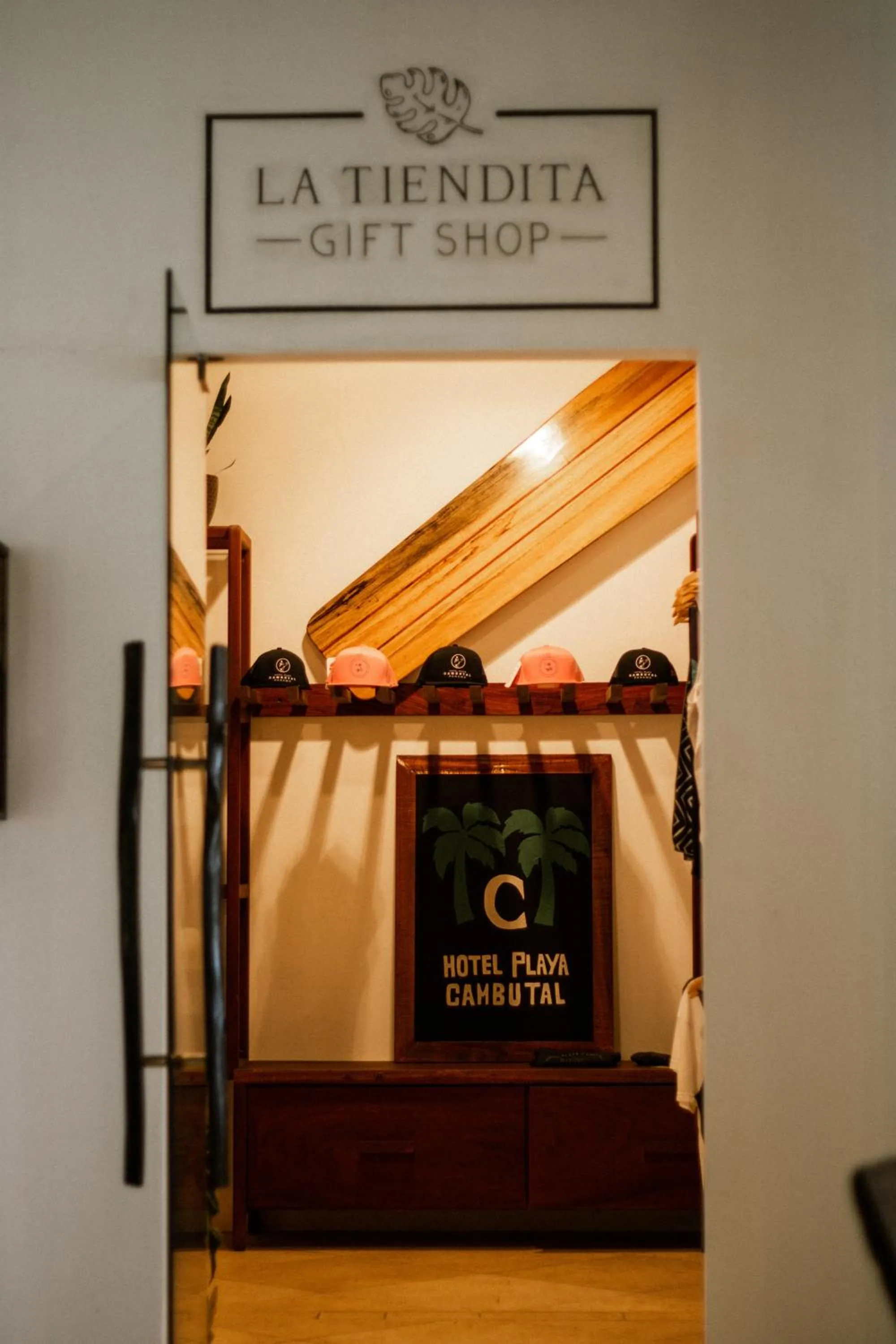 On-site shops in Hotel Playa Cambutal